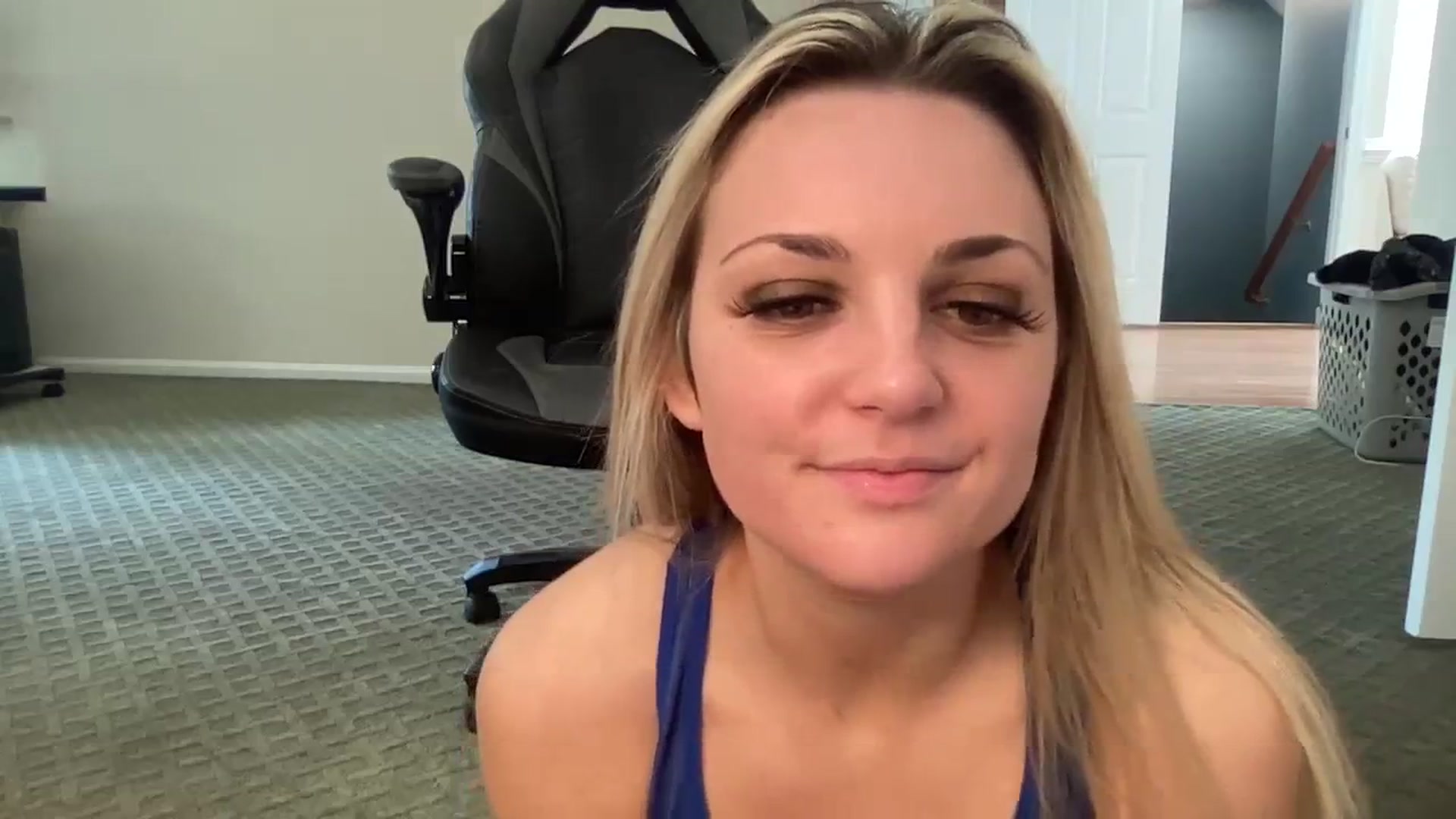 Gallery image thumbnail from Hayleebaby's myfreecams stream on, 11/15/2023, 18:10 image 12 of 20
