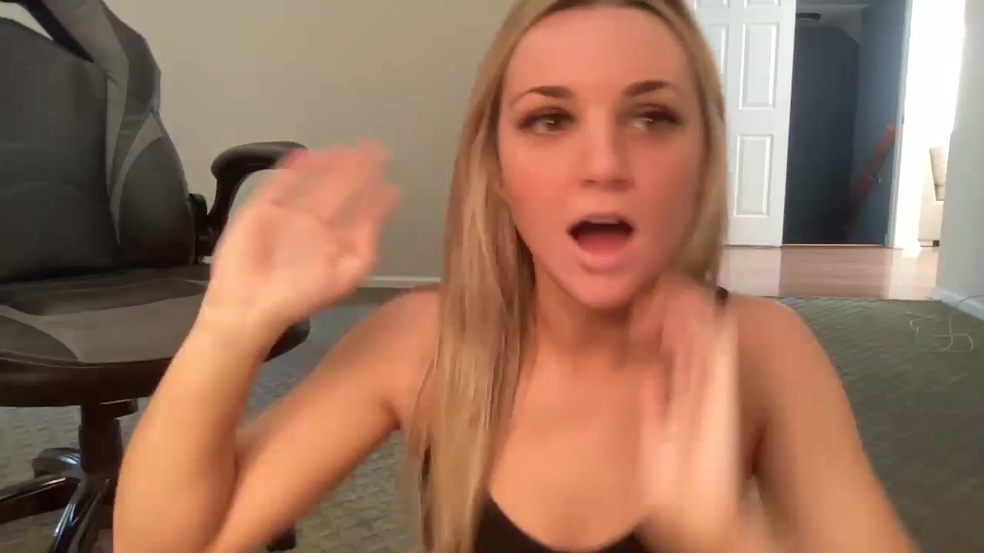 Gallery image thumbnail from Hayleebaby's myfreecams stream on, 11/16/2023, 17:19 image 11 of 20