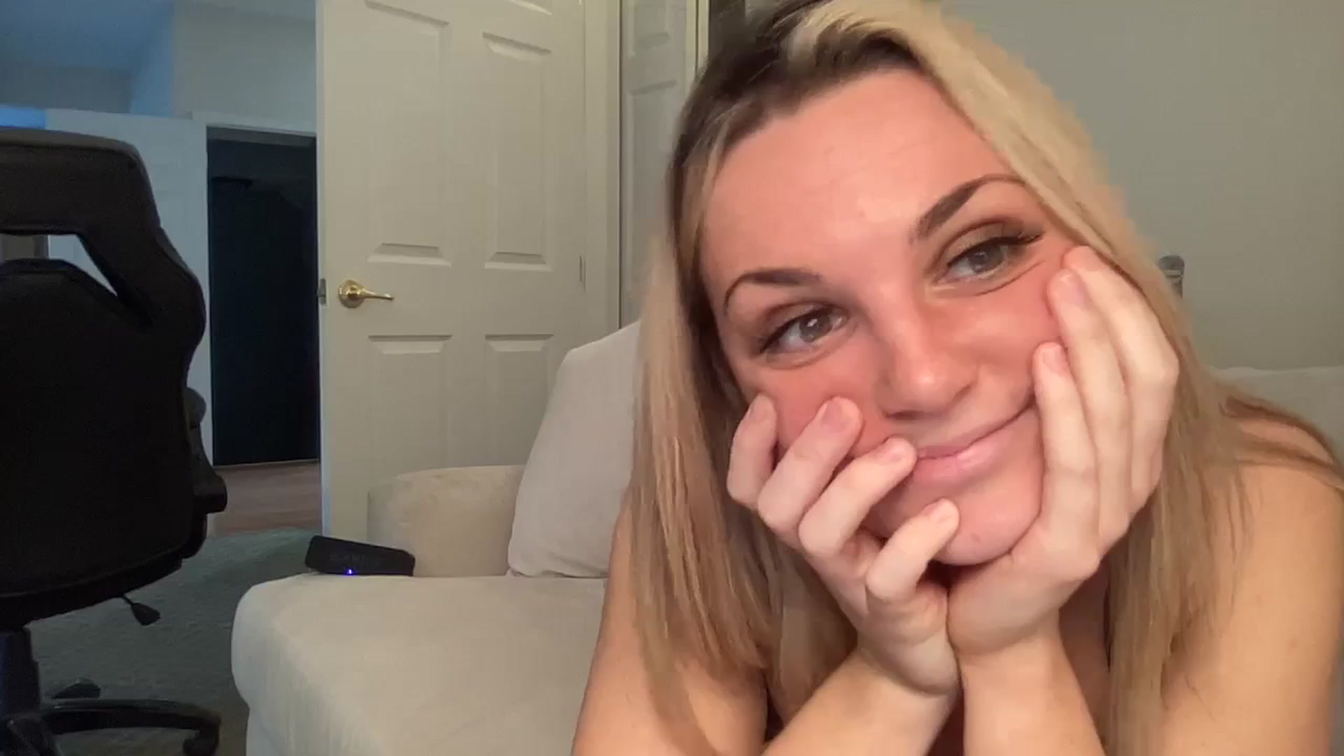 Gallery image thumbnail from Hayleebaby's myfreecams stream on, 11/16/2023, 20:55 image 18 of 20