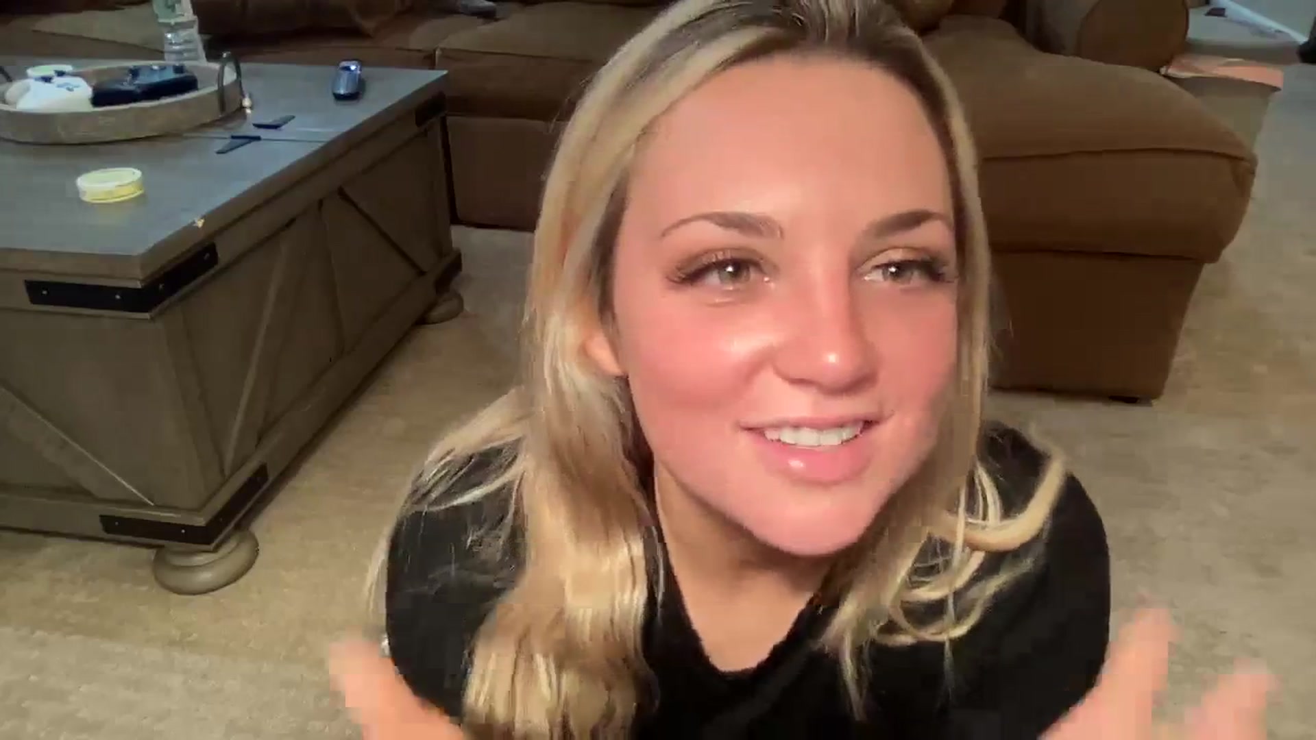 Gallery image thumbnail from Hayleebaby's myfreecams stream on, 11/19/2023, 06:59 image 11 of 20