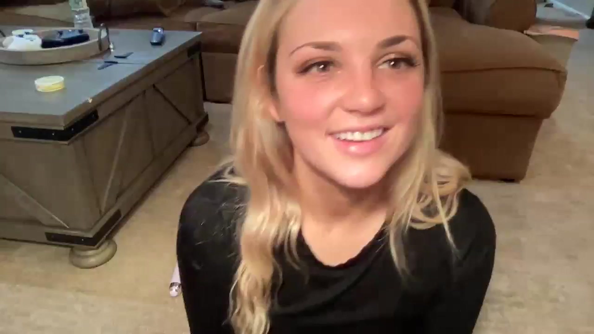 Gallery image thumbnail from Hayleebaby's myfreecams stream on, 11/19/2023, 06:59 image 5 of 20