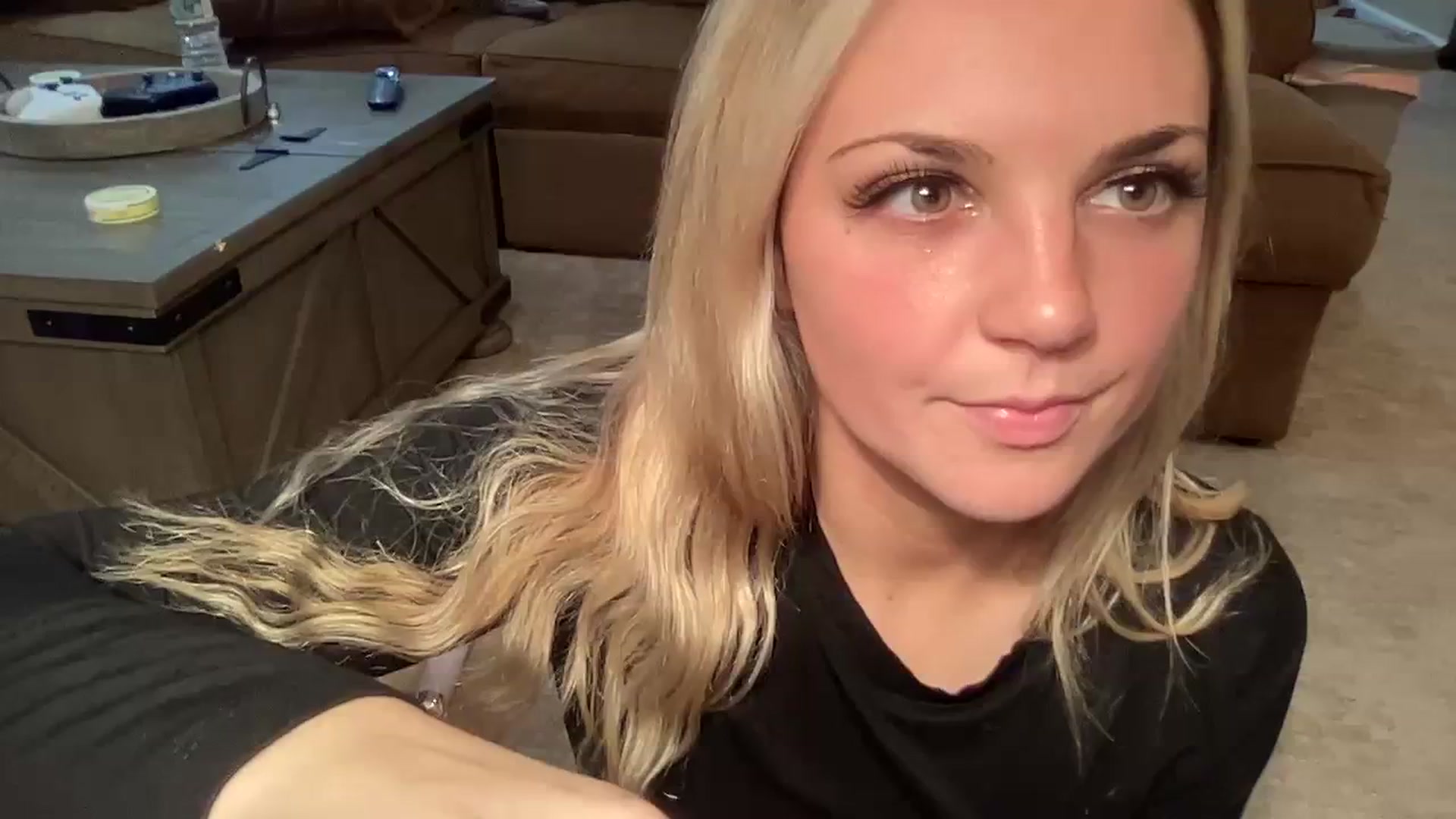 Gallery image thumbnail from Hayleebaby's myfreecams stream on, 11/19/2023, 06:59 image 10 of 20