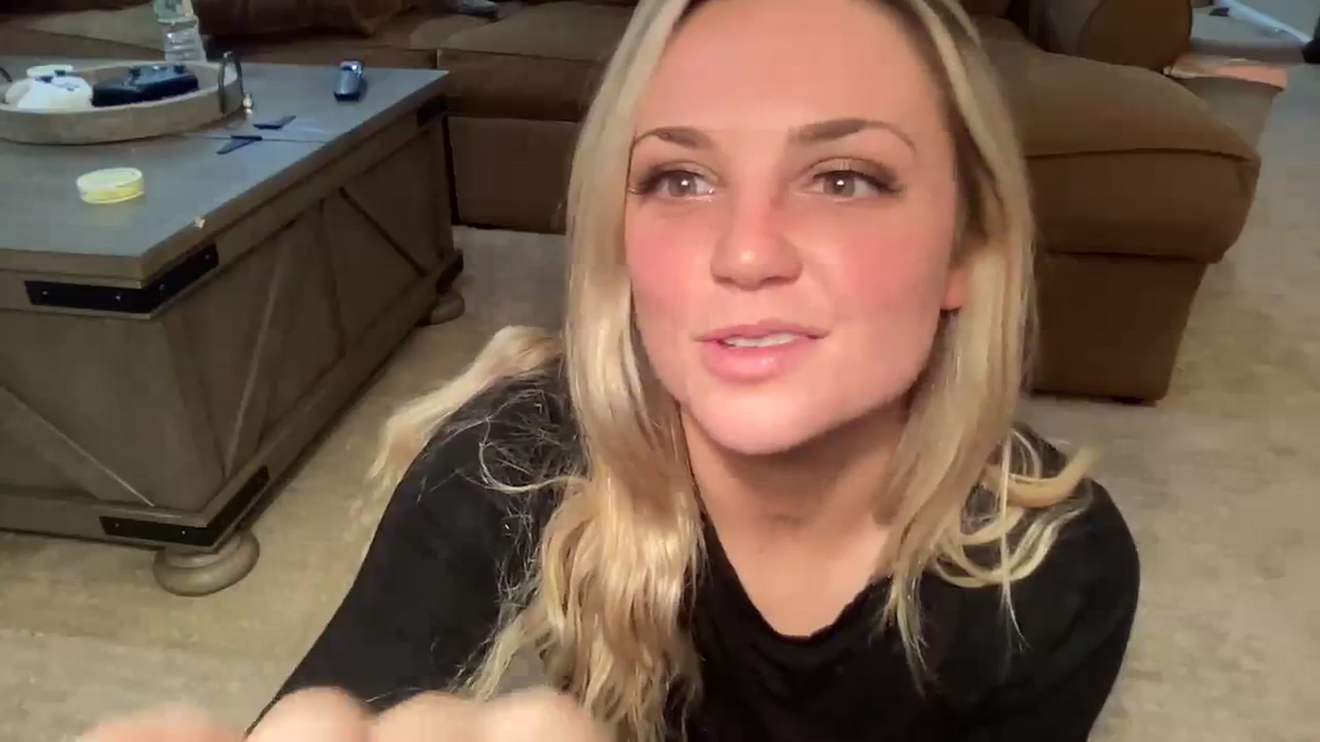 Gallery image thumbnail from Hayleebaby's myfreecams stream on, 11/19/2023, 06:59 image 8 of 20