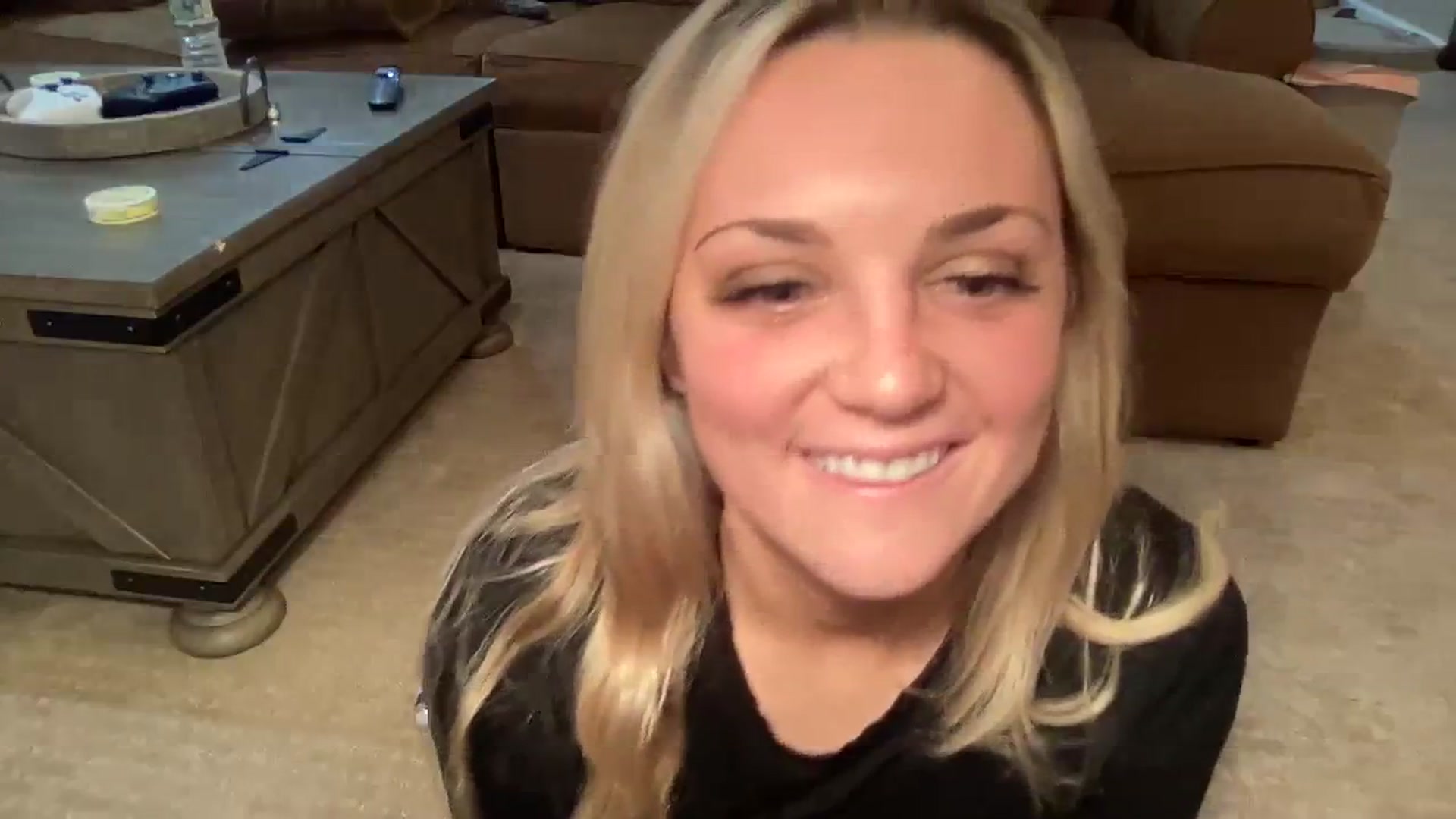 Gallery image thumbnail from Hayleebaby's myfreecams stream on, 11/19/2023, 06:59 image 13 of 20