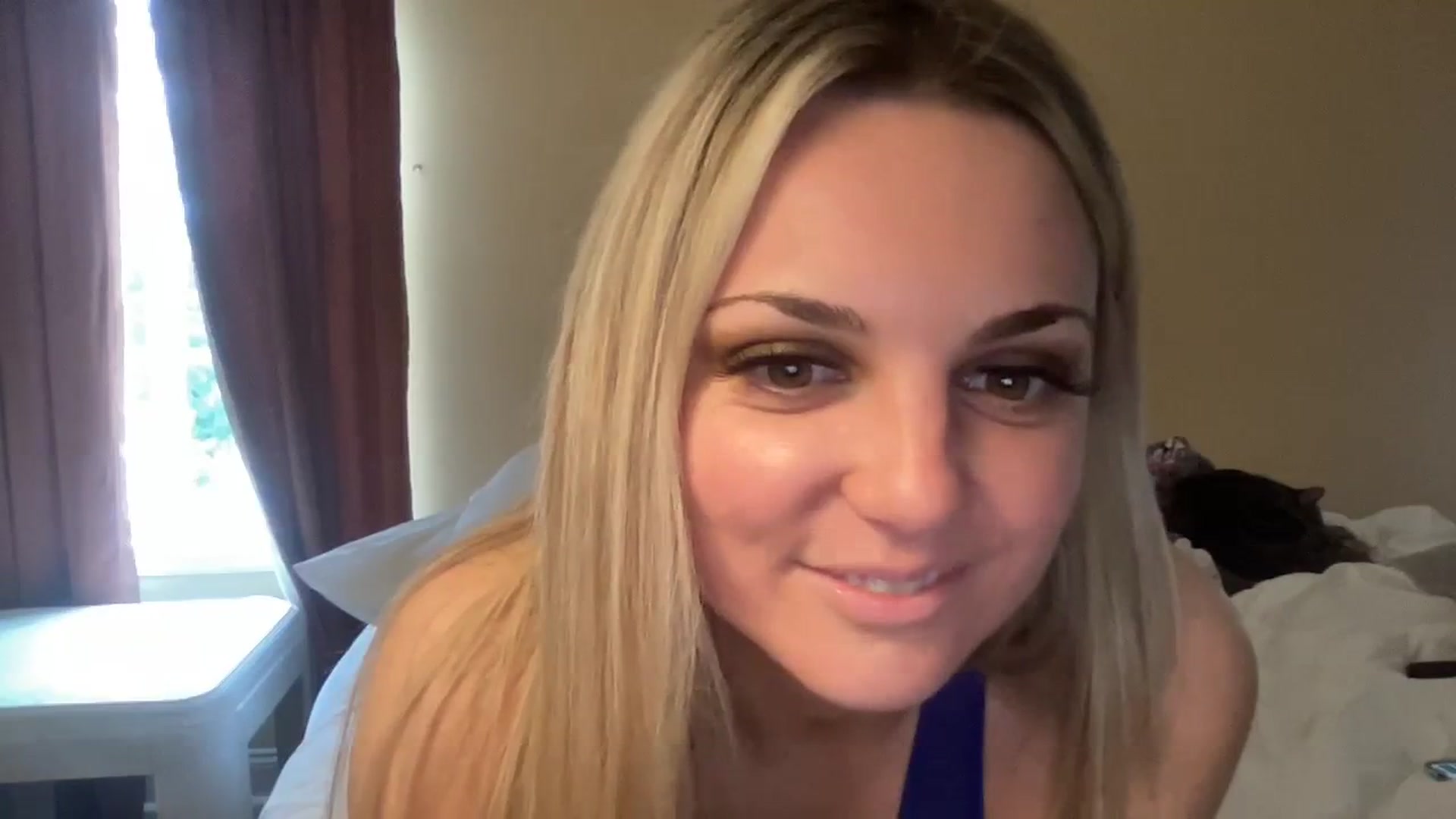 Gallery image thumbnail from Hayleebaby's myfreecams stream on, 12/19/2023, 18:22 image 15 of 20