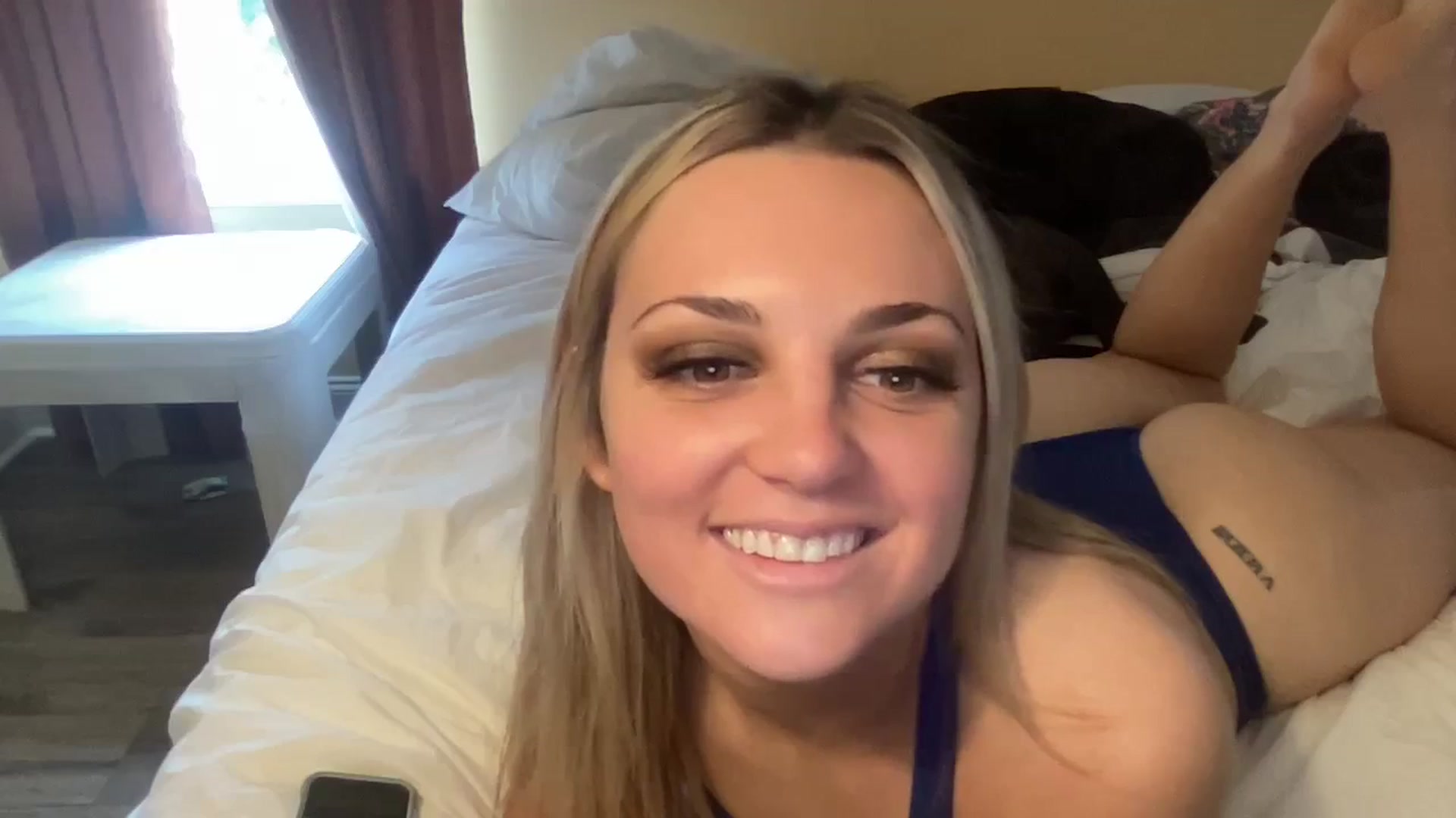 Gallery image thumbnail from Hayleebaby's myfreecams stream on, 12/19/2023, 19:13 image 3 of 20