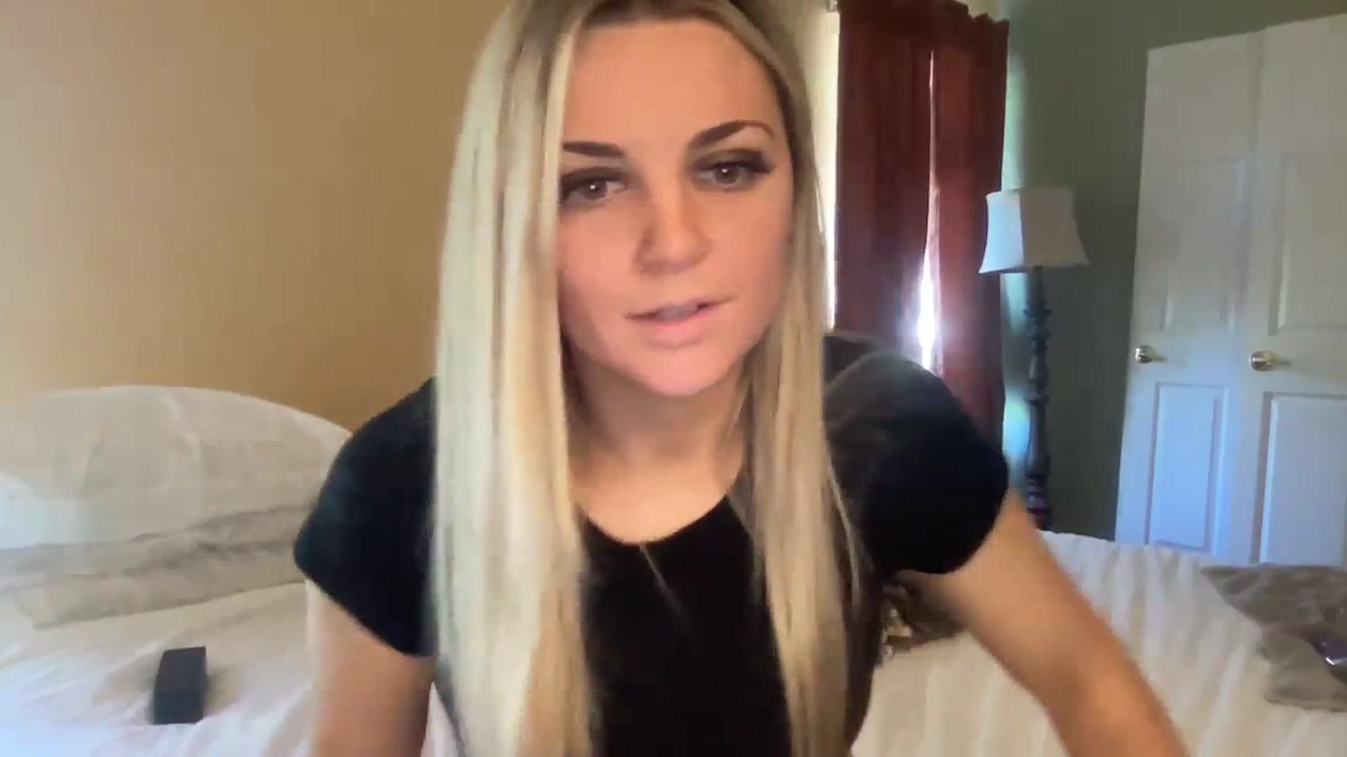 Gallery image thumbnail from Hayleebaby's myfreecams stream on, 12/20/2023, 17:14 image 14 of 20