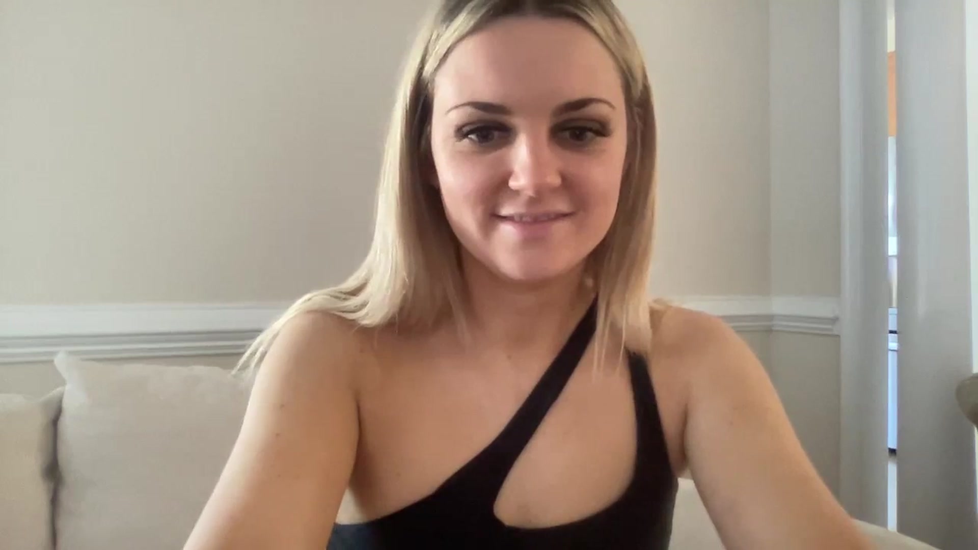 Gallery image thumbnail from Hayleebaby's myfreecams stream on, 12/21/2023, 18:58 image 12 of 20