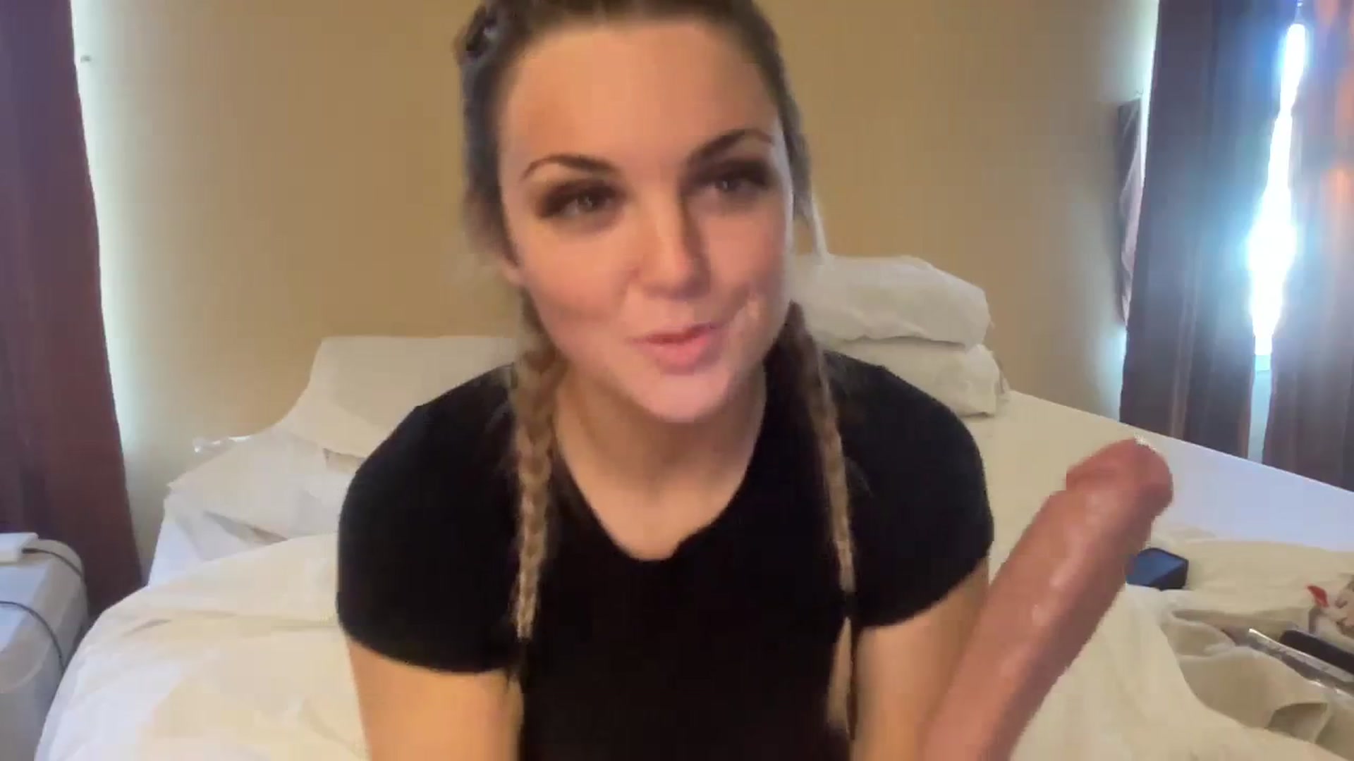 Gallery image thumbnail from Hayleebaby's myfreecams stream on, 12/29/2023, 19:42 image 14 of 20