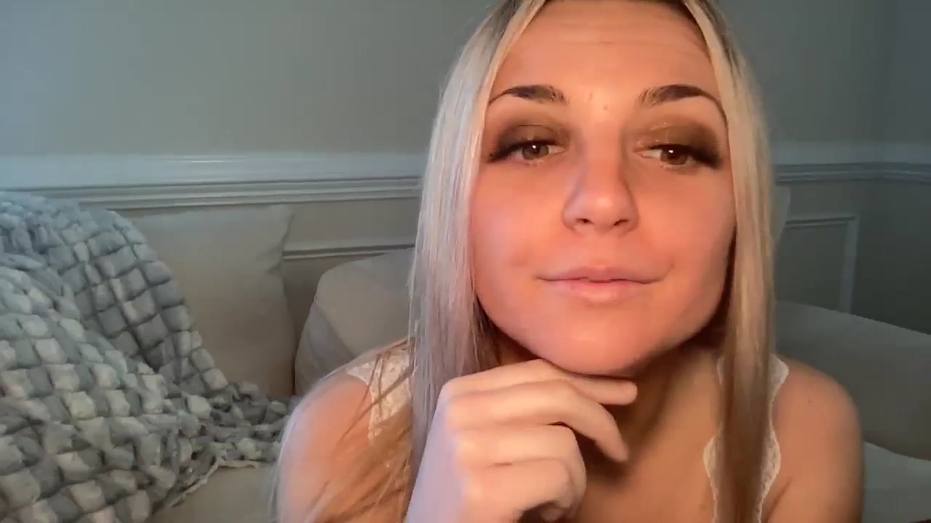 Gallery image thumbnail from Hayleebaby's myfreecams stream on, 01/02/2024, 19:29 image 19 of 20