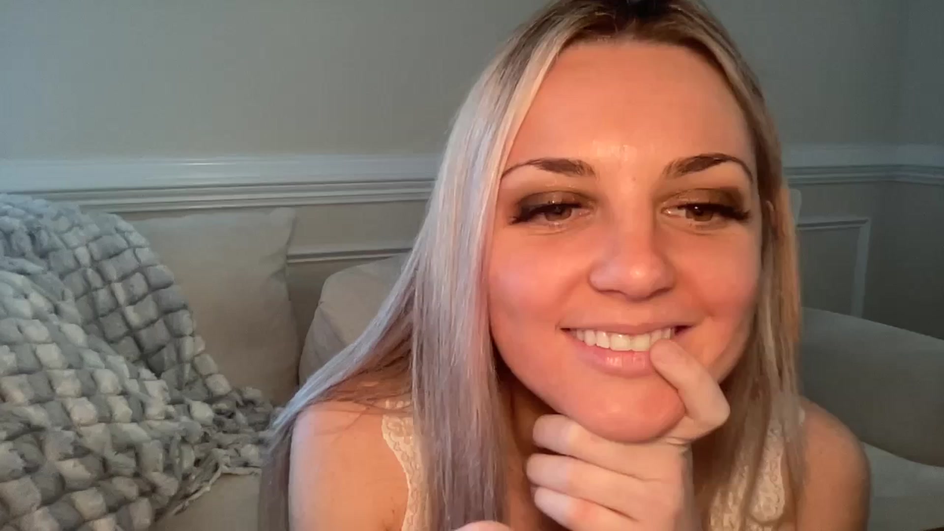 Gallery image thumbnail from Hayleebaby's myfreecams stream on, 01/02/2024, 19:29 image 20 of 20