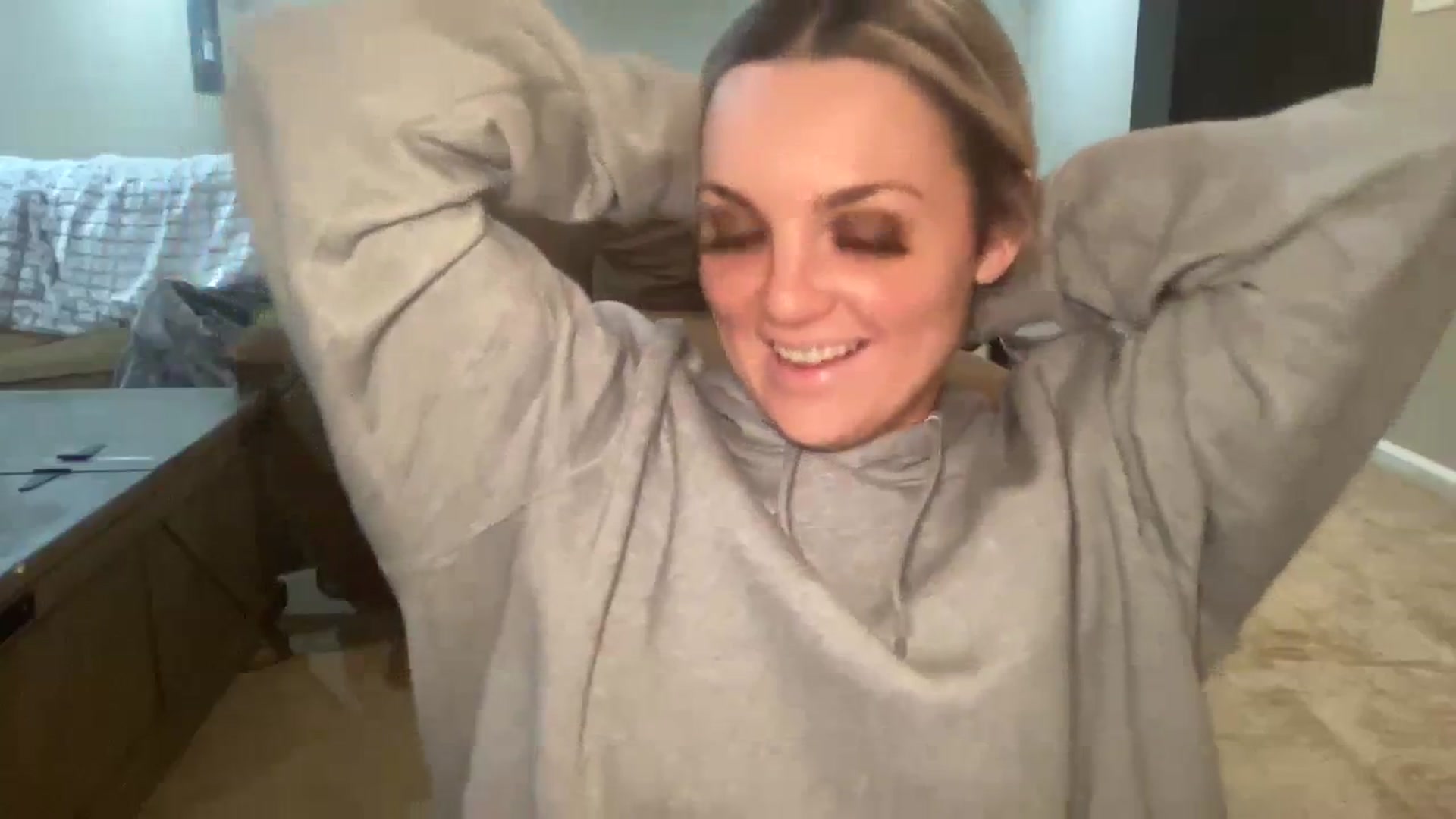 Gallery image thumbnail from Hayleebaby's myfreecams stream on, 01/06/2024, 07:50 image 2 of 20