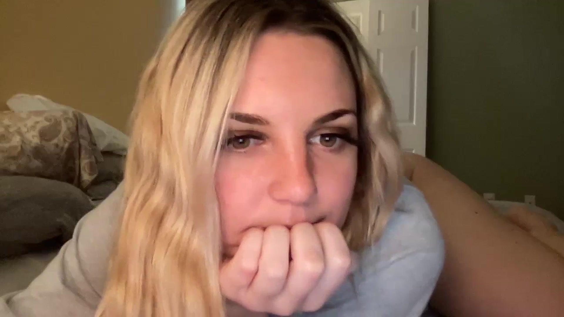 Gallery image thumbnail from Hayleebaby's myfreecams stream on, 01/16/2024, 20:00 image 9 of 20