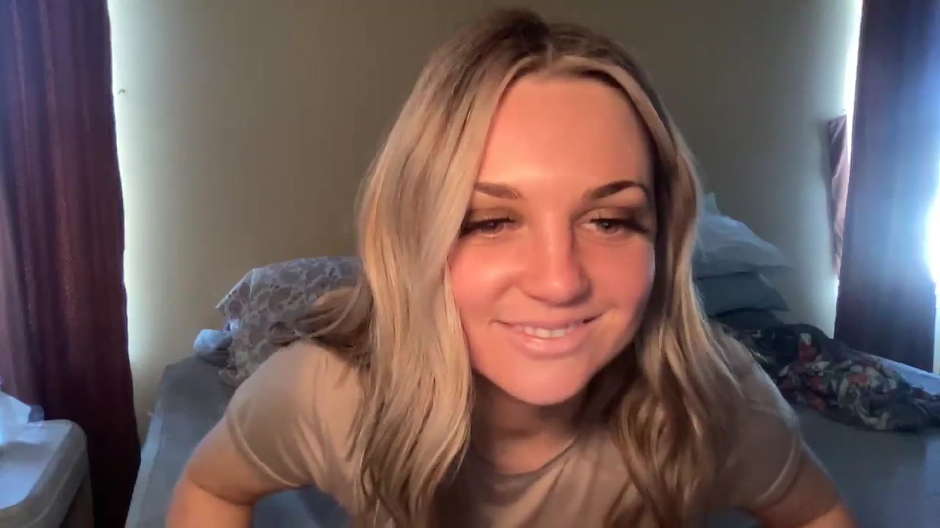 Gallery image thumbnail from Hayleebaby's myfreecams stream on, 01/22/2024, 20:31 image 3 of 20