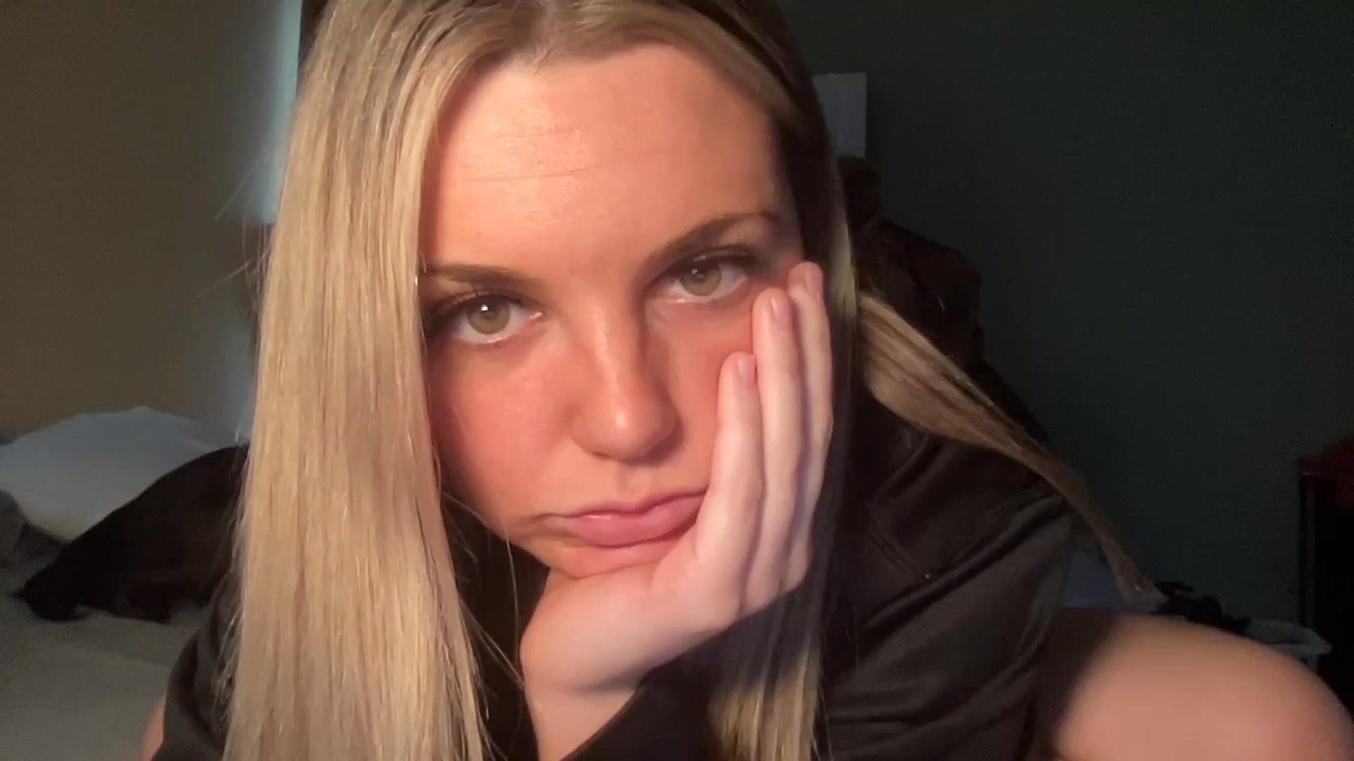 Gallery image thumbnail from Hayleebaby's myfreecams stream on, 01/31/2024, 20:07 image 15 of 20