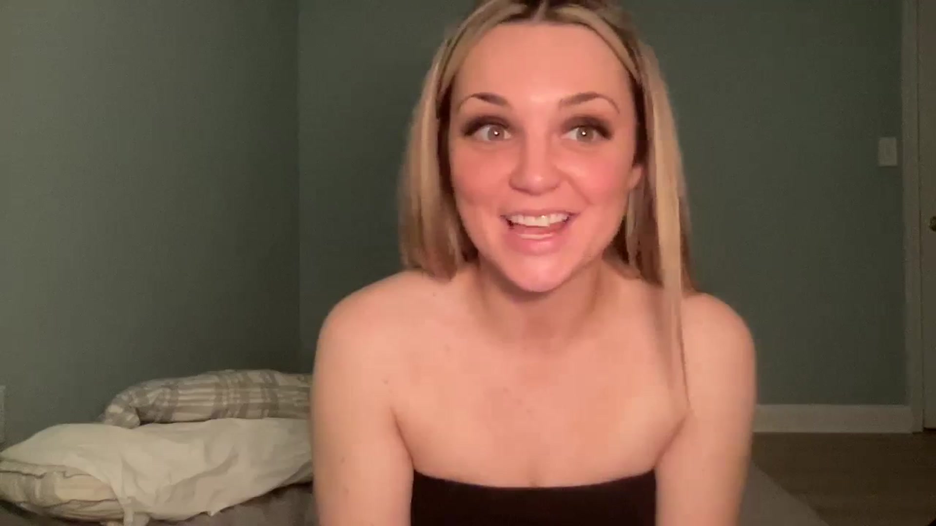 Gallery image thumbnail from Hayleebaby's myfreecams stream on, 02/16/2024, 01:25 image 2 of 20