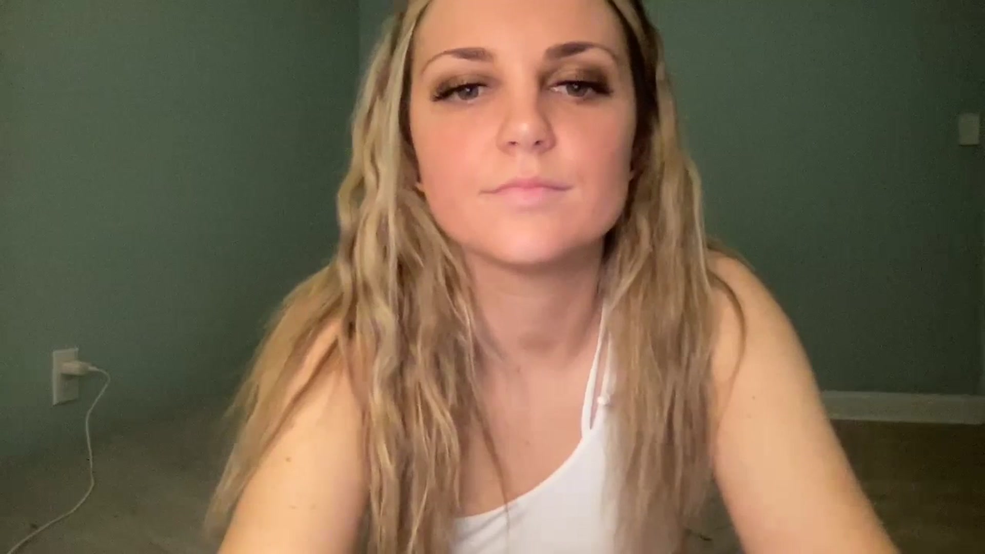 Gallery image thumbnail from Hayleebaby's myfreecams stream on, 03/06/2024, 02:07 image 20 of 20