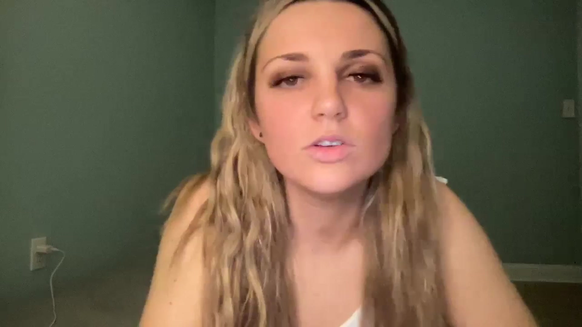 Gallery image thumbnail from Hayleebaby's myfreecams stream on, 03/06/2024, 02:07 image 8 of 20
