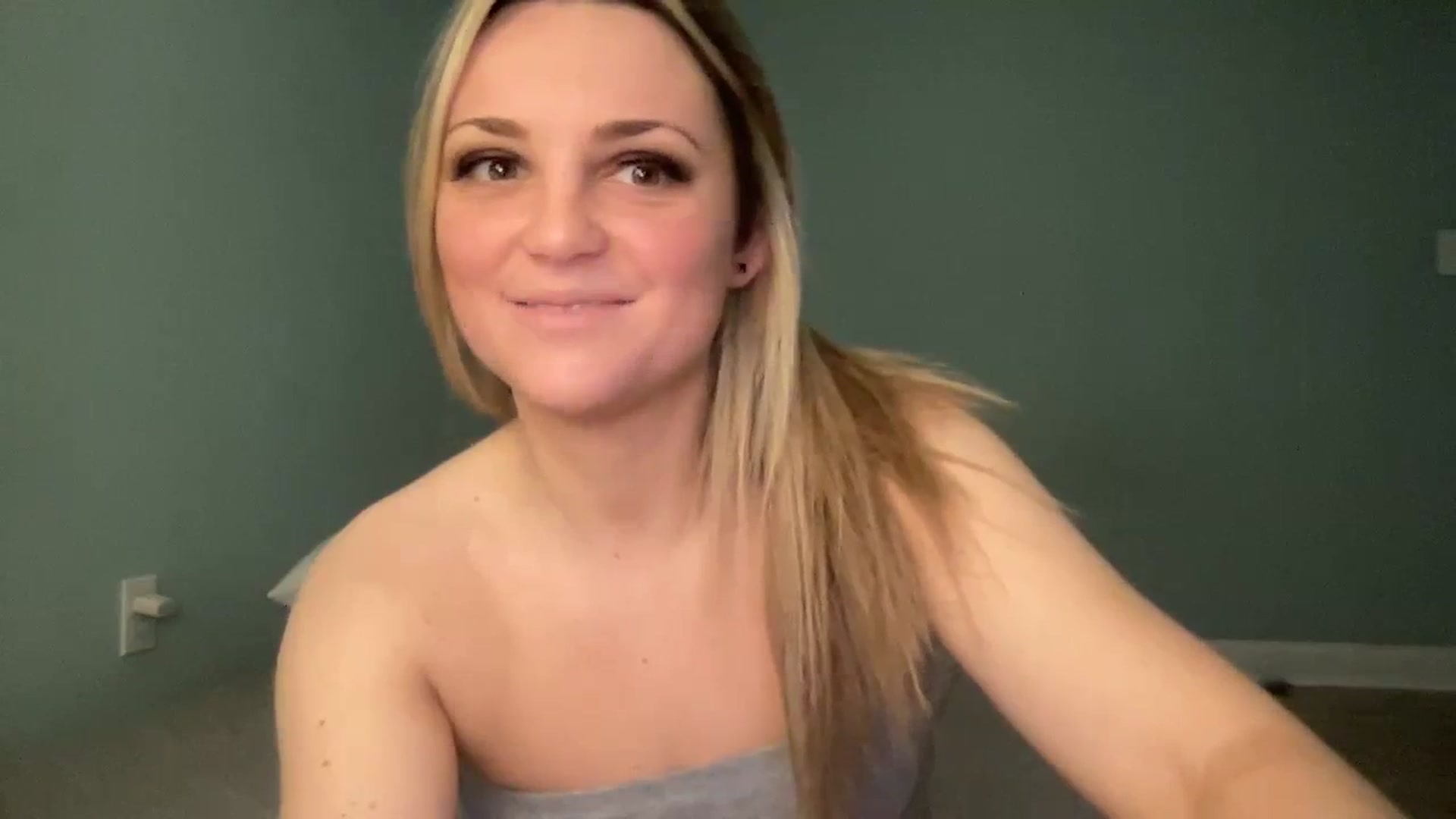 Gallery image thumbnail from Hayleebaby's myfreecams stream on, 03/11/2024, 16:58 image 3 of 20