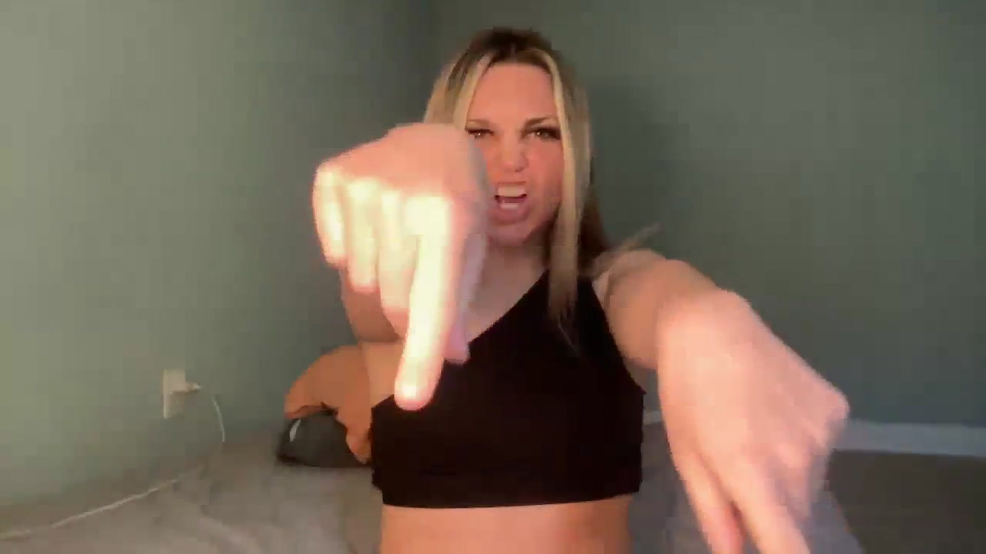 Gallery image thumbnail from Hayleebaby's myfreecams stream on, 03/22/2024, 17:23 image 12 of 20