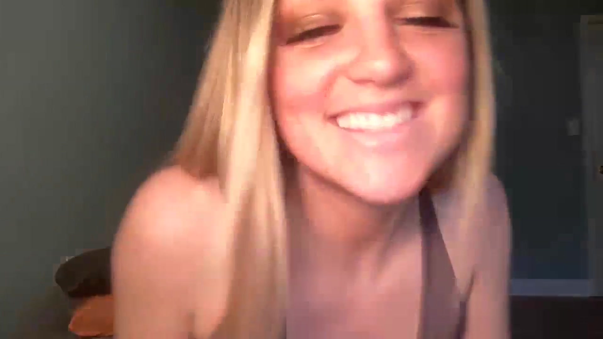 Gallery image thumbnail from Hayleebaby's myfreecams stream on, 03/24/2024, 20:32 image 7 of 20