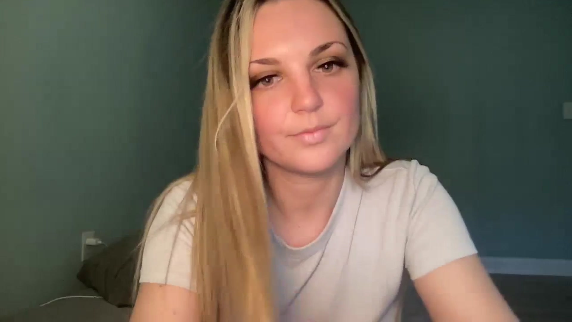 Gallery image thumbnail from Hayleebaby's myfreecams stream on, 03/25/2024, 18:35 image 8 of 20