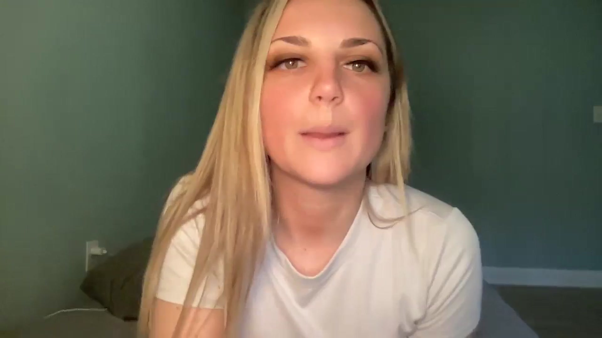 Gallery image thumbnail from Hayleebaby's myfreecams stream on, 03/25/2024, 18:35 image 11 of 20