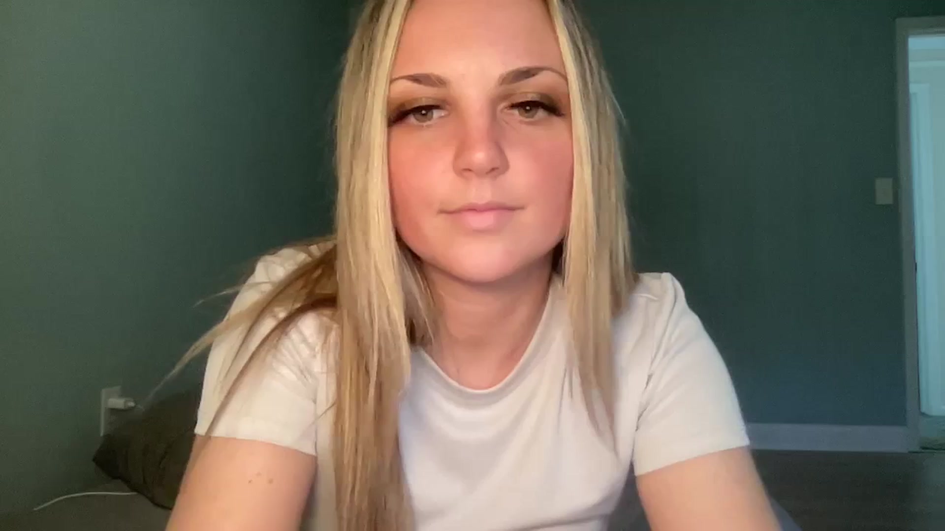 Gallery image thumbnail from Hayleebaby's myfreecams stream on, 03/25/2024, 18:35 image 19 of 20