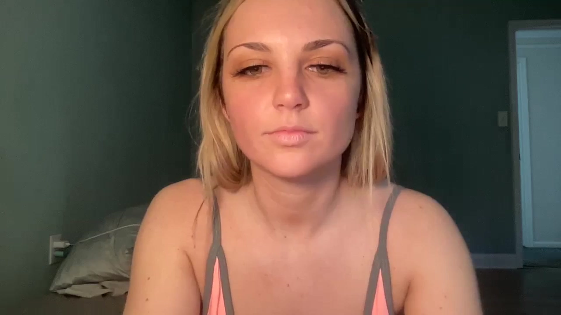 Gallery image thumbnail from Hayleebaby's myfreecams stream on, 03/29/2024, 15:50 image 18 of 20