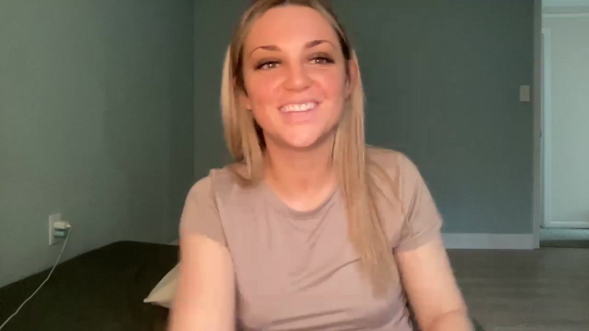 Gallery image thumbnail from Hayleebaby's myfreecams stream on, 04/11/2024, 17:04 image 7 of 20