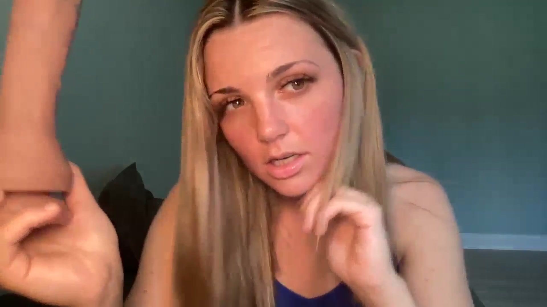 Gallery image thumbnail from Hayleebaby's myfreecams stream on, 05/08/2024, 19:24 image 8 of 20