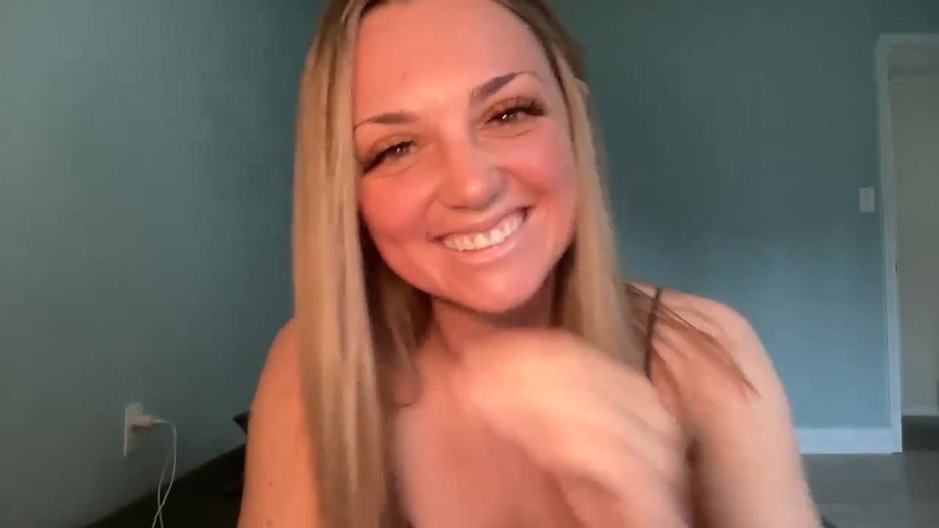 Gallery image thumbnail from Hayleebaby's myfreecams stream on, 05/15/2024, 16:49 image 3 of 20