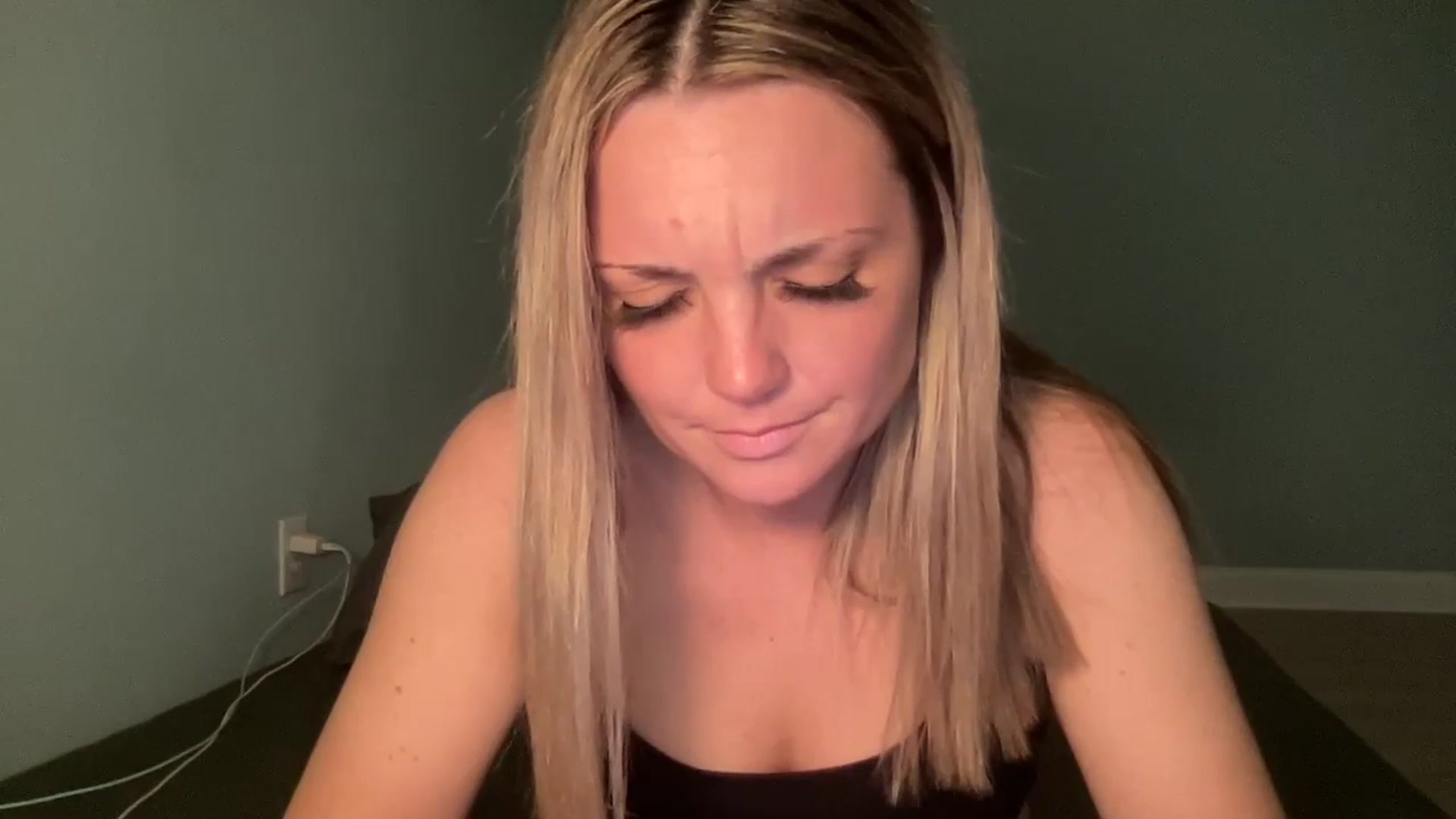 Gallery image thumbnail from Hayleebaby's myfreecams stream on, 05/15/2024, 19:06 image 14 of 20