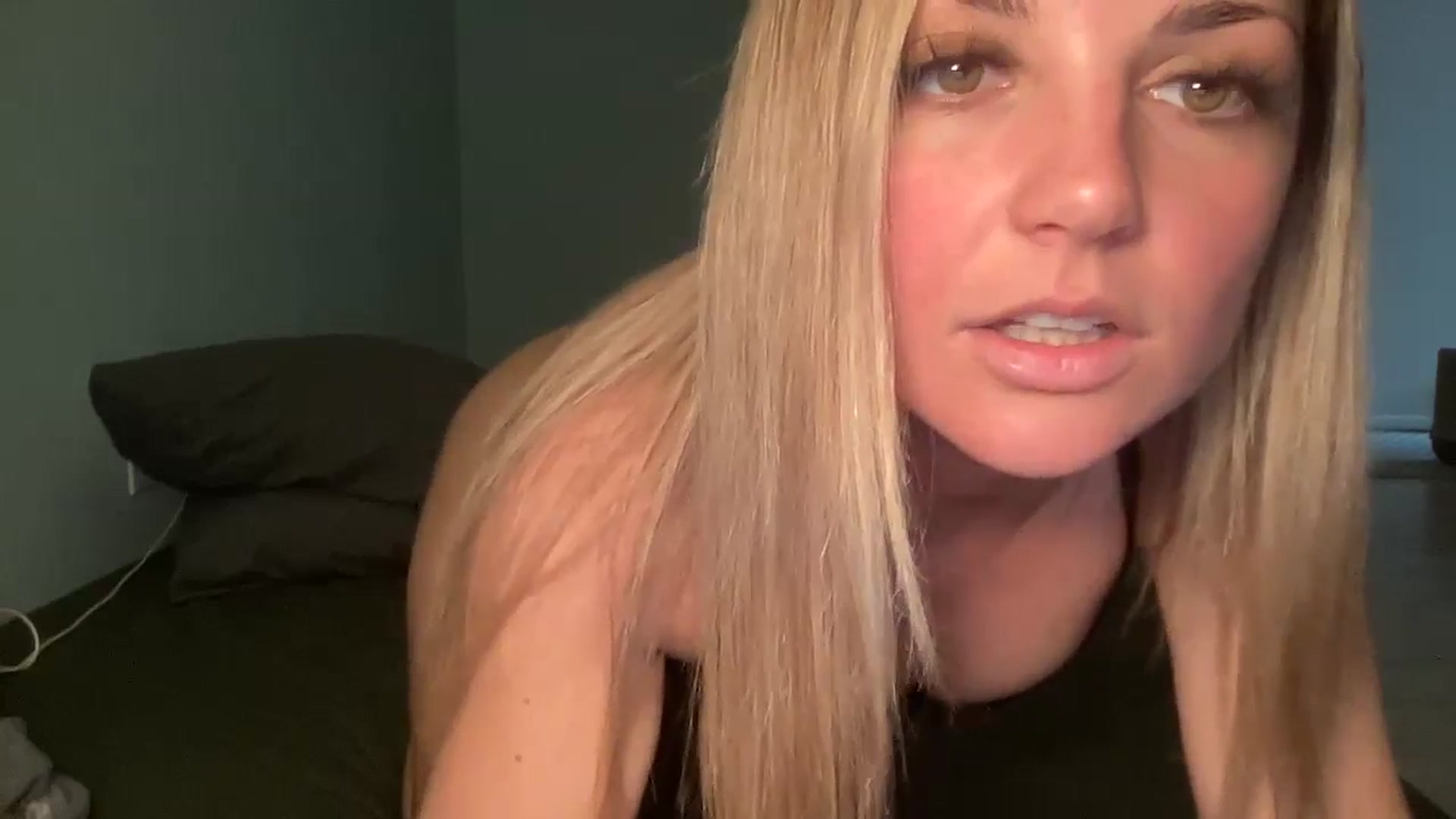 Gallery image thumbnail from Hayleebaby's myfreecams stream on, 05/29/2024, 19:08 image 4 of 20