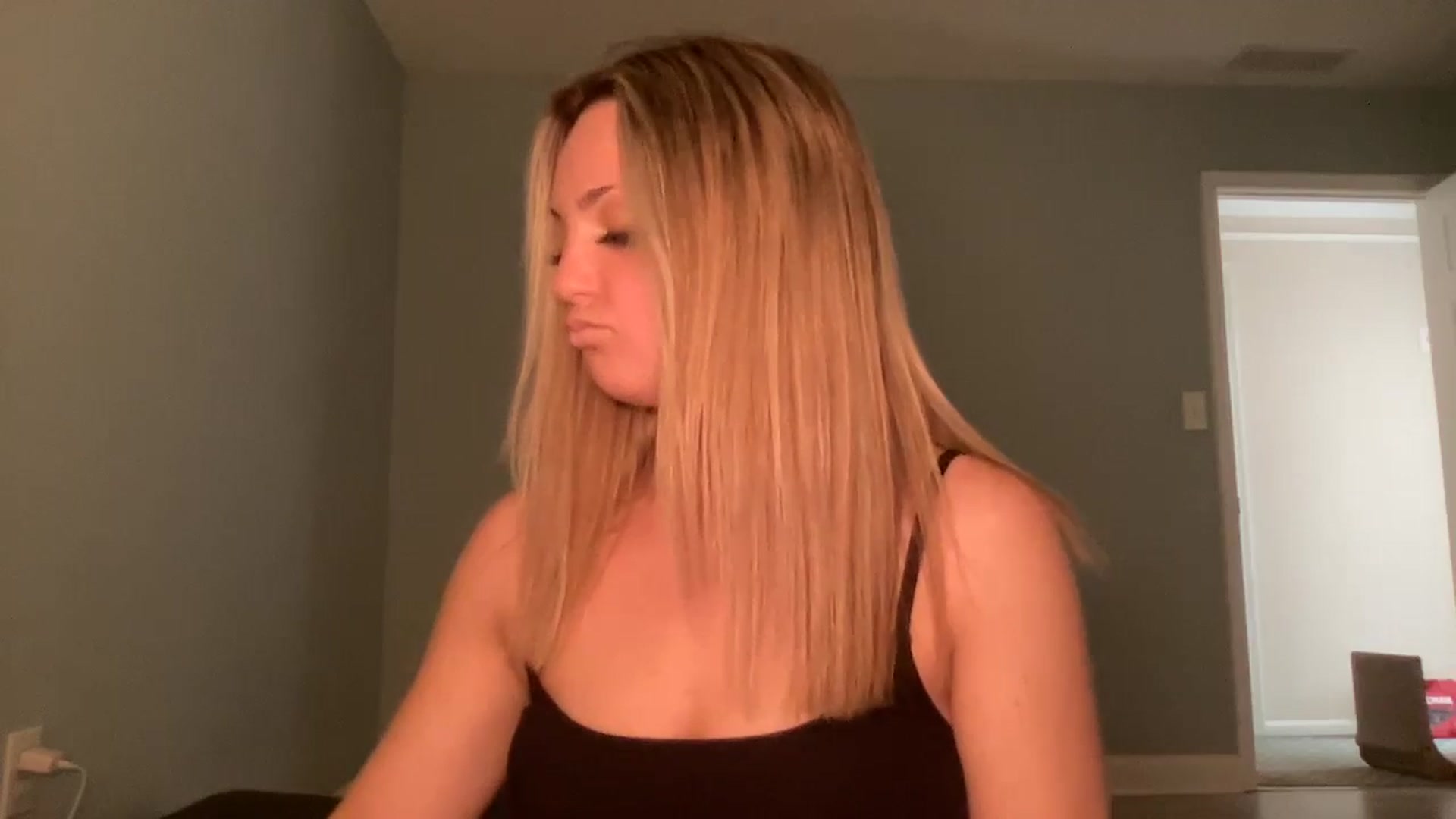 Gallery image thumbnail from Hayleebaby's myfreecams stream on, 05/29/2024, 19:41 image 7 of 20