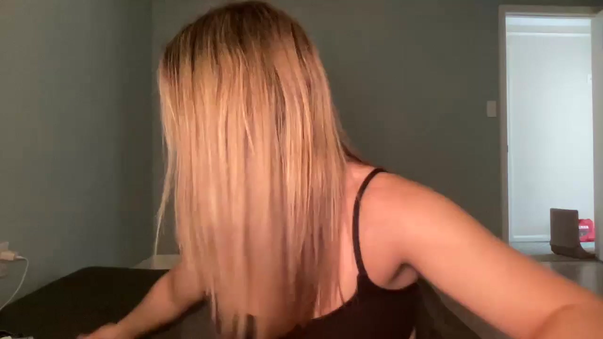 Gallery image thumbnail from Hayleebaby's myfreecams stream on, 05/29/2024, 20:28 image 1 of 20