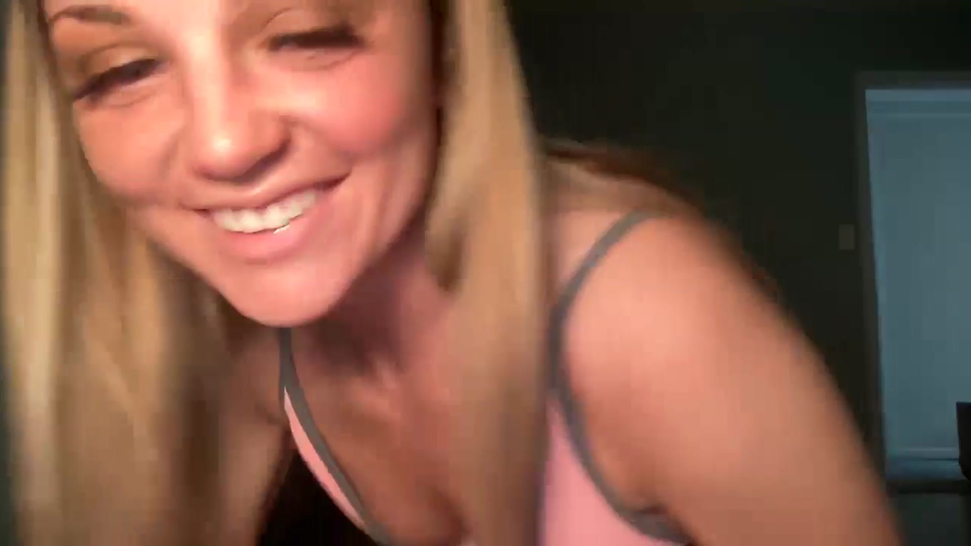 Gallery image thumbnail from Hayleebaby's myfreecams stream on, 06/05/2024, 17:10 image 7 of 20