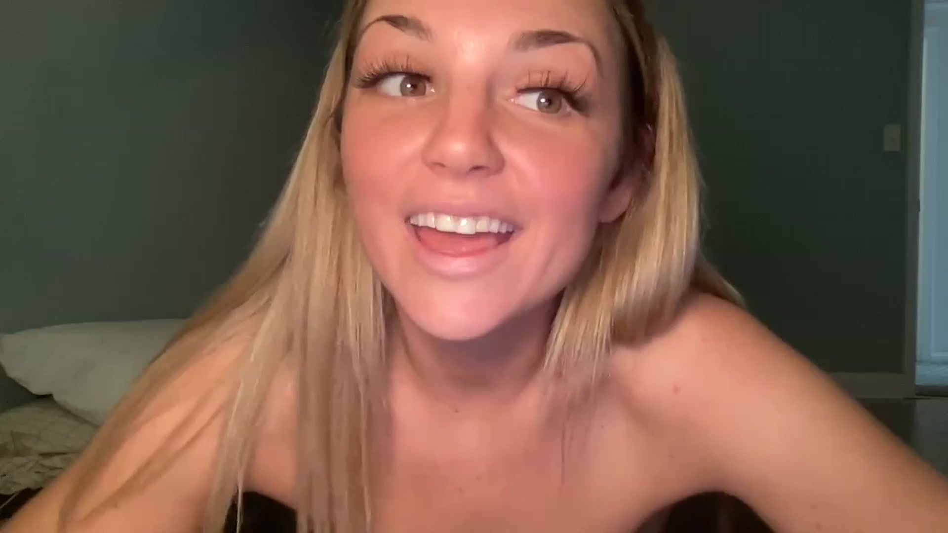Gallery image thumbnail from Hayleebaby's myfreecams stream on, 07/08/2024, 19:46 image 8 of 20