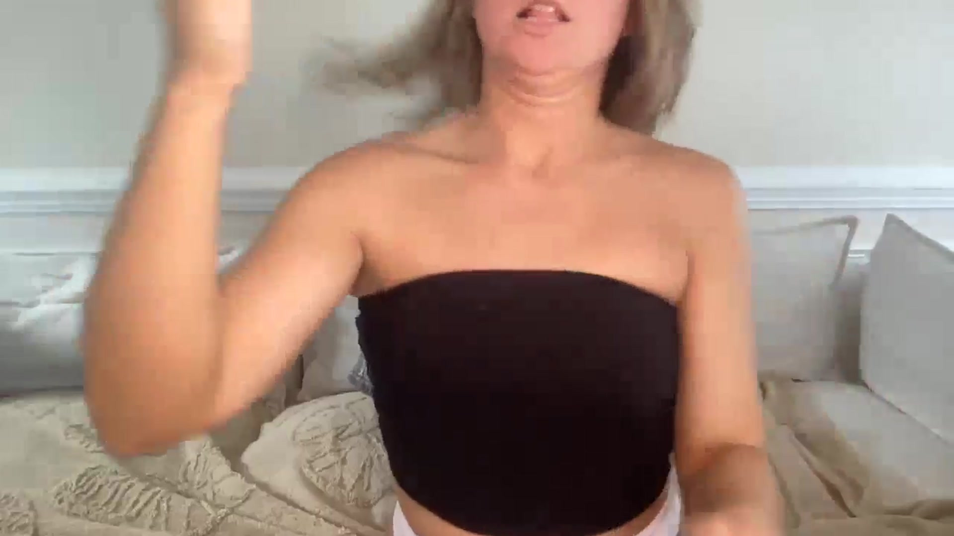 Gallery image thumbnail from Hayleebaby's myfreecams stream on, 08/14/2024, 20:14 image 13 of 20