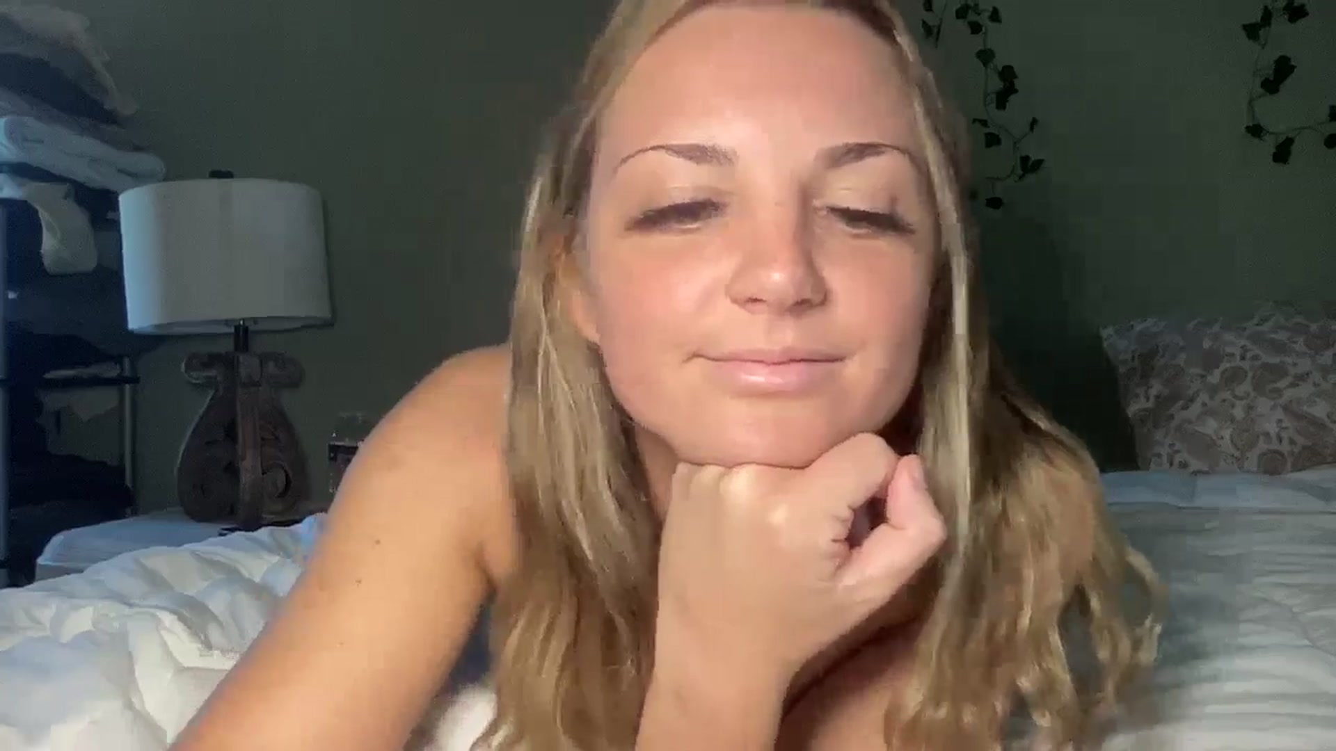 Gallery image thumbnail from Hayleebaby's myfreecams stream on, 09/09/2024, 16:57 image 14 of 20