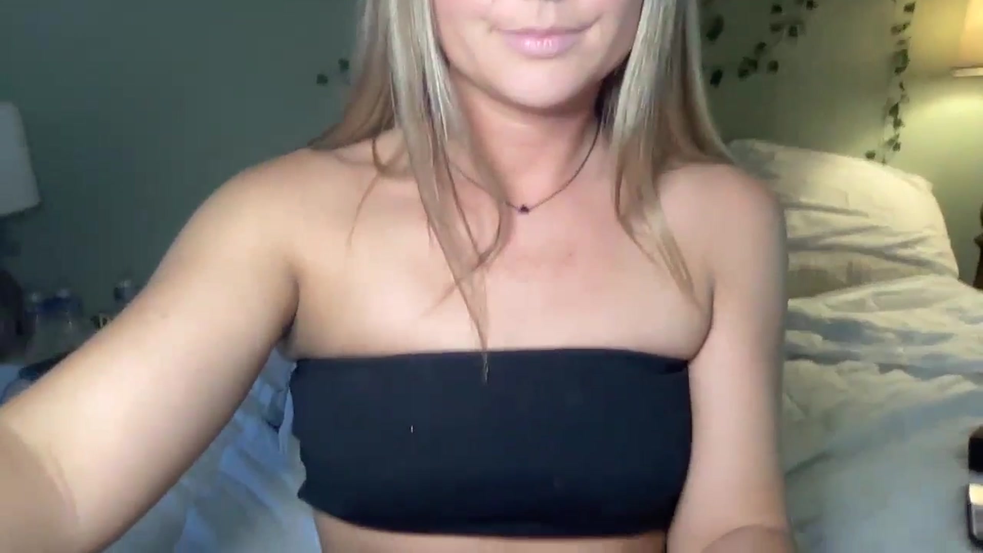 Gallery image thumbnail from Hayleebaby's myfreecams stream on, 09/15/2024, 20:01 image 13 of 20