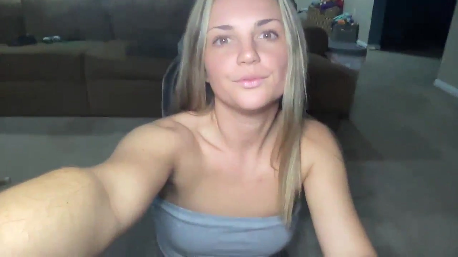 Gallery image thumbnail from Hayleebaby's myfreecams stream on, 09/16/2024, 06:10 image 8 of 20