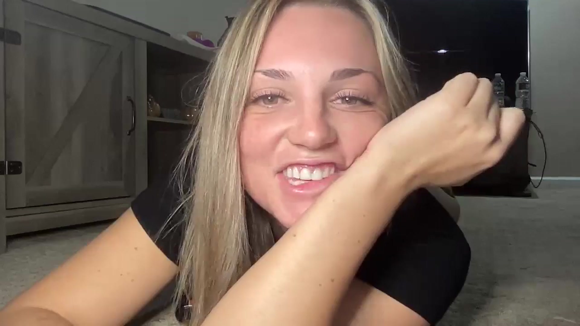 Gallery image thumbnail from Hayleebaby's myfreecams stream on, 10/11/2024, 05:06 image 7 of 20