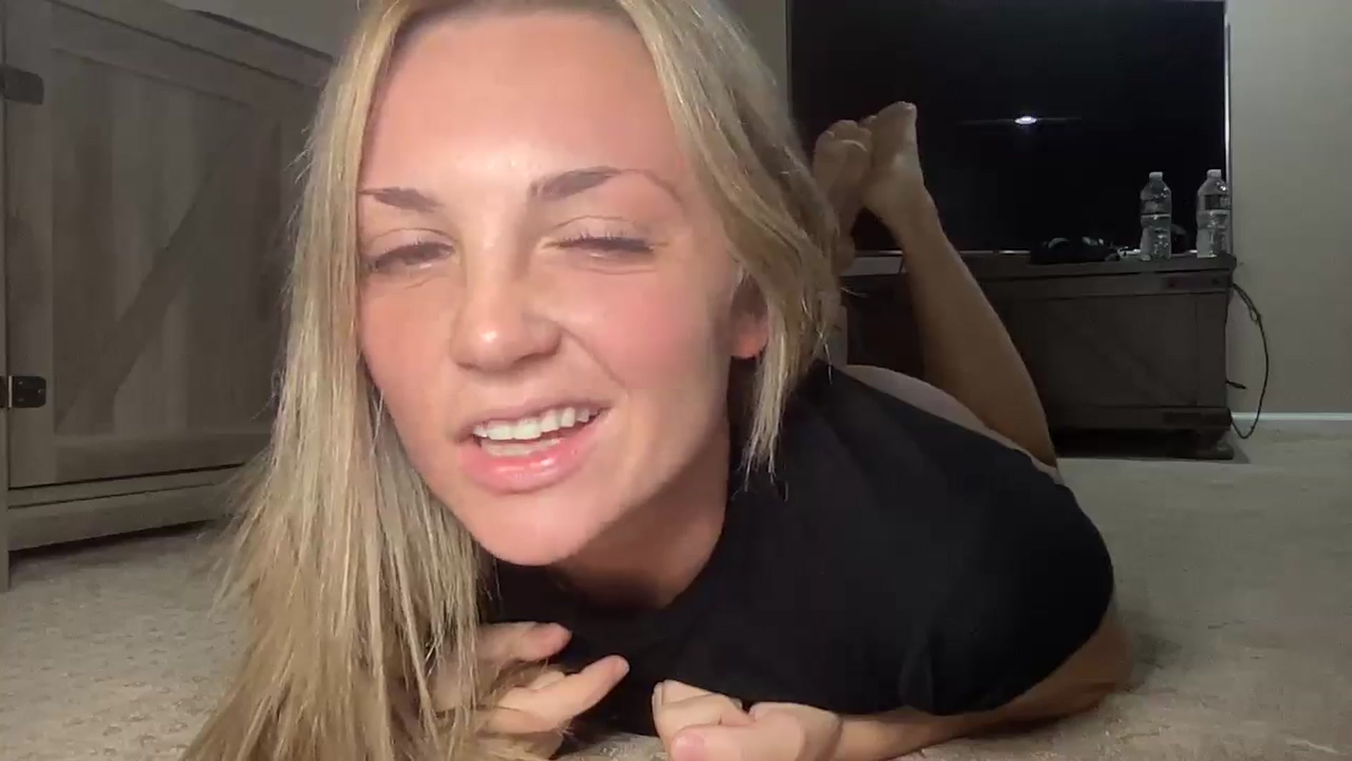 Gallery image thumbnail from Hayleebaby's myfreecams stream on, 10/11/2024, 05:06 image 6 of 20
