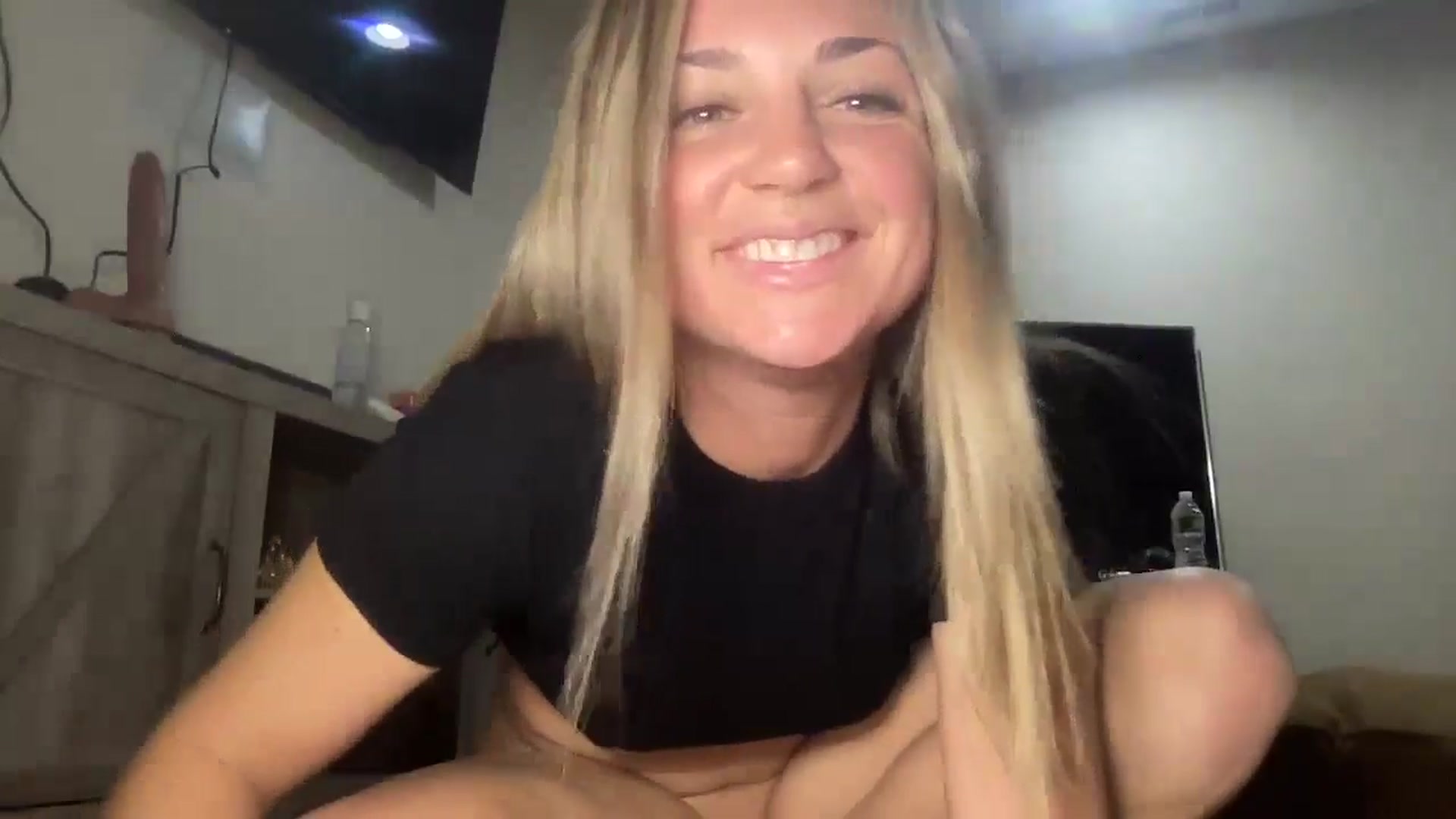 Gallery image thumbnail from Hayleebaby's myfreecams stream on, 10/11/2024, 05:50 image 8 of 20