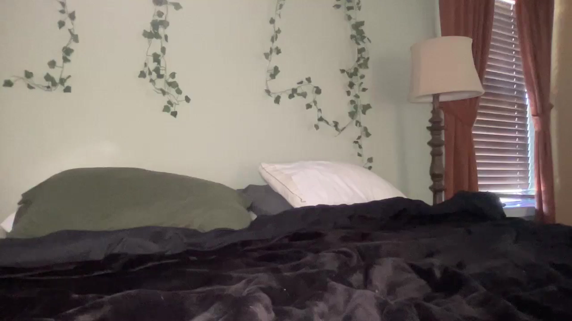 Gallery image thumbnail from Hayleebaby's myfreecams stream on, 10/24/2024, 19:34 image 16 of 20