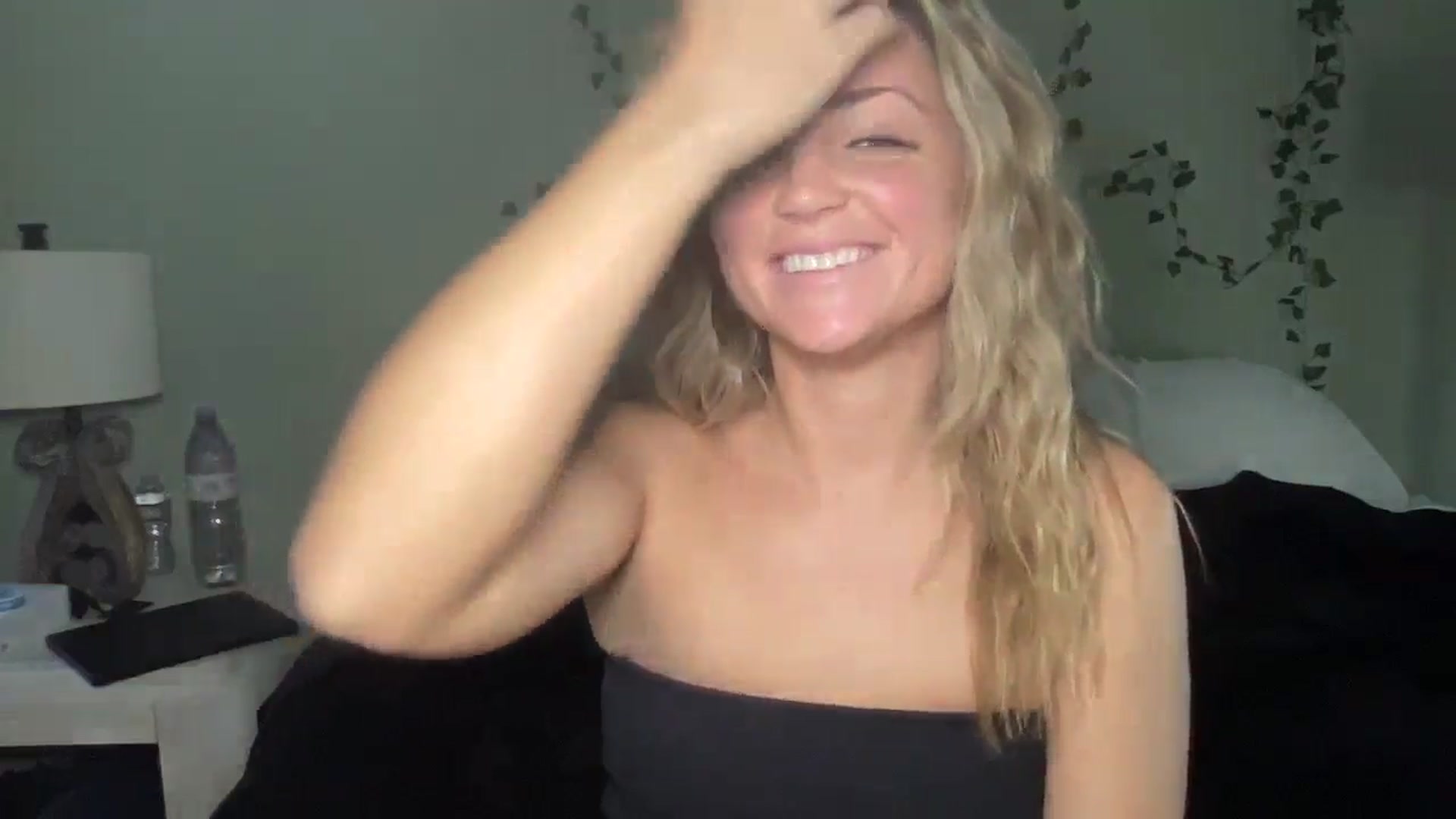 Gallery image thumbnail from Hayleebaby's myfreecams stream on, 10/24/2024, 19:34 image 11 of 20
