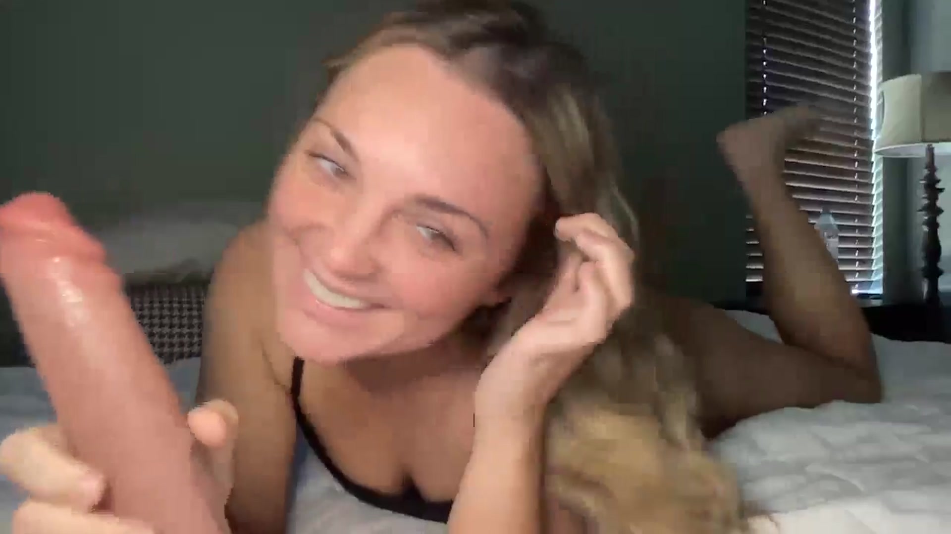 Gallery image thumbnail from Hayleebaby's myfreecams stream on, 11/08/2024, 18:02 image 17 of 20
