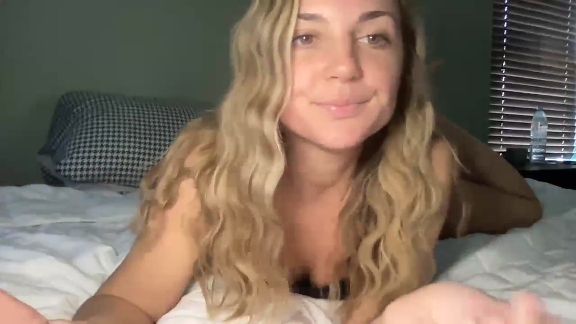 Gallery image thumbnail from Hayleebaby's myfreecams stream on, 11/08/2024, 18:33 image 5 of 20