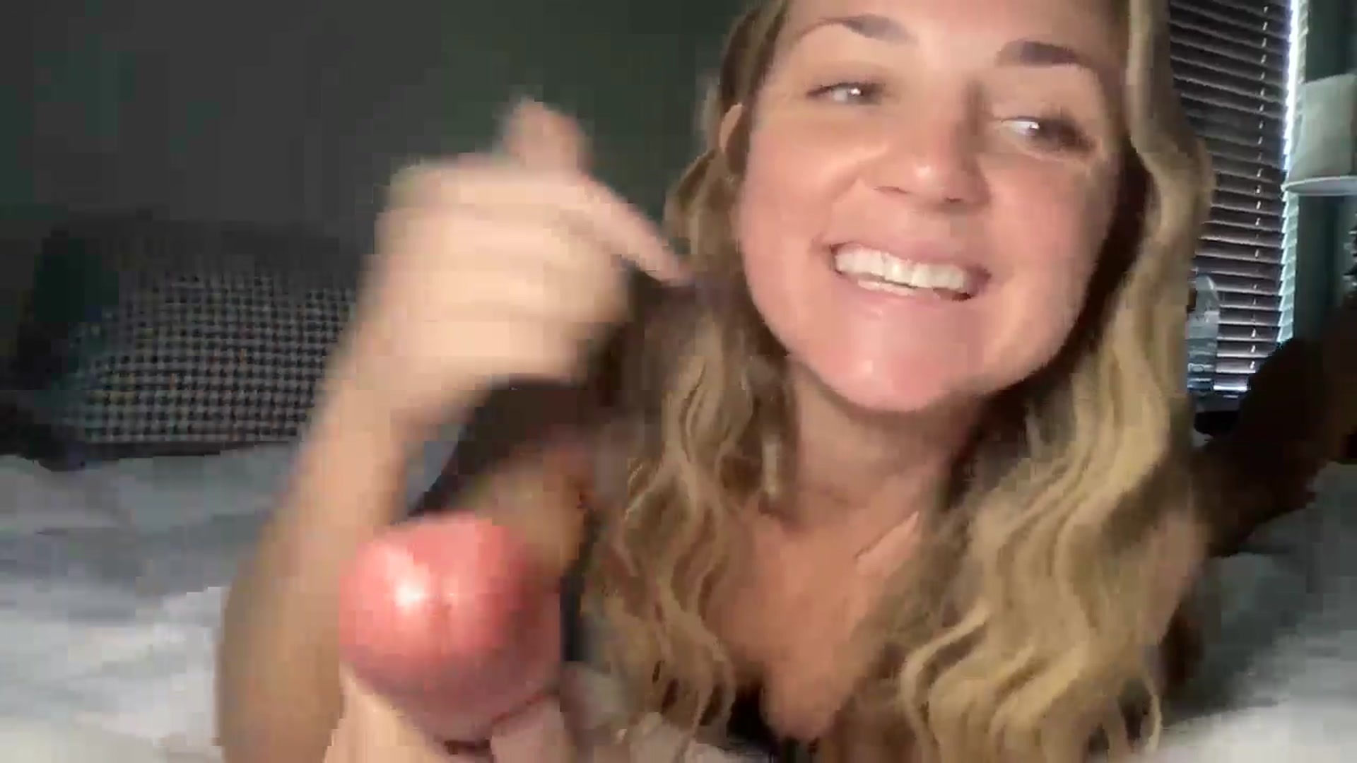 Gallery image thumbnail from Hayleebaby's myfreecams stream on, 11/08/2024, 18:53 image 4 of 20